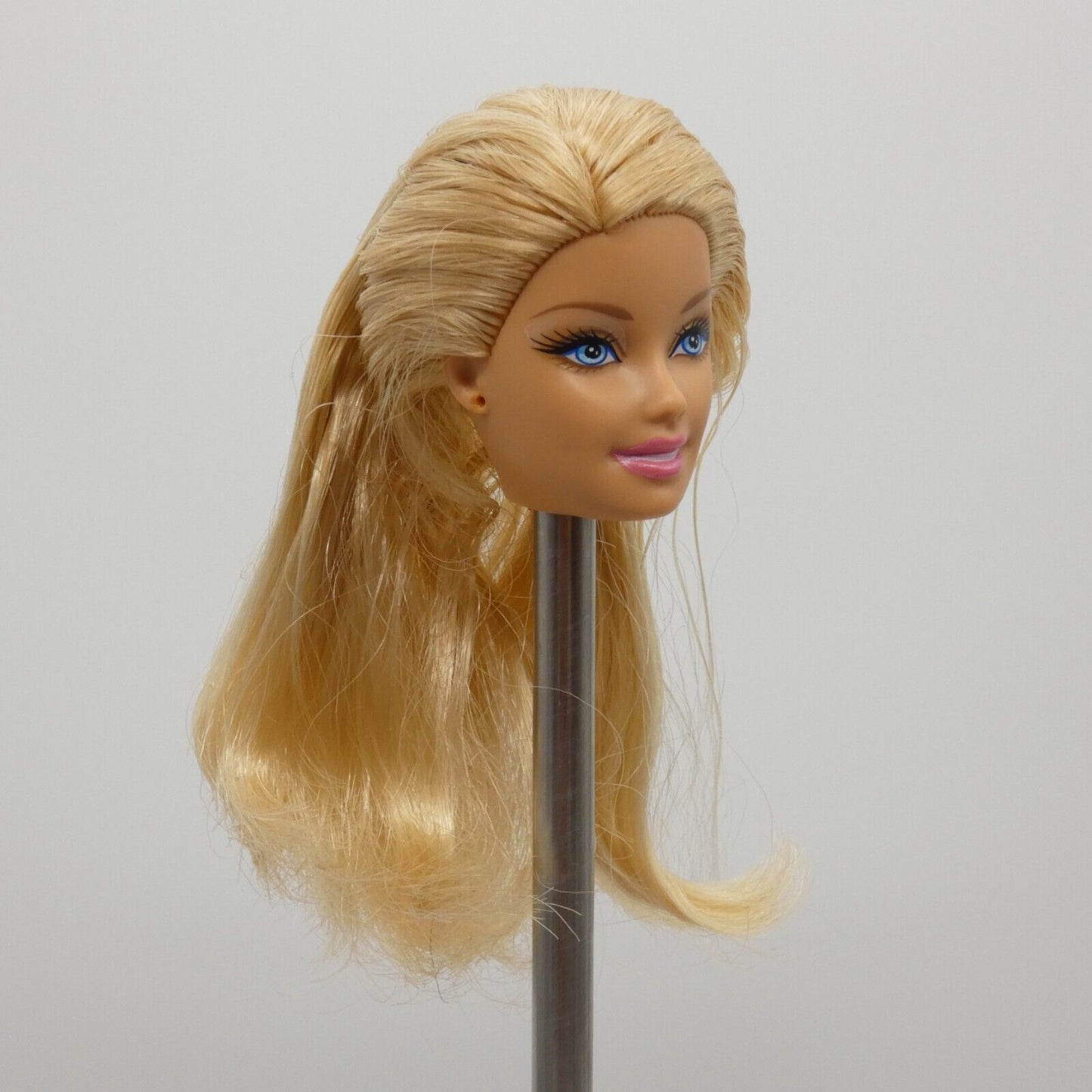 Barbie Happy Holidays Doll Head Generation Girl CEO Face Medium Light Skin 2011