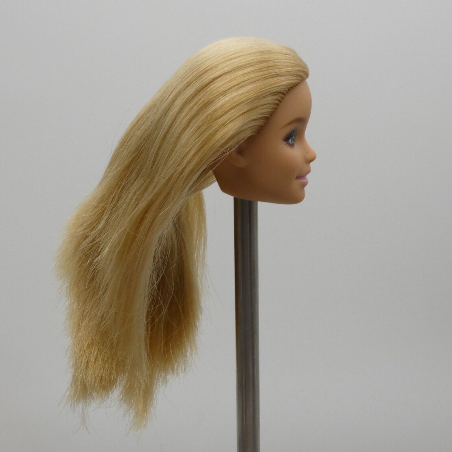 Barbie Doll Head Millie Face Blonde Green Eyes Light Skin 2022 Mattel HGM59