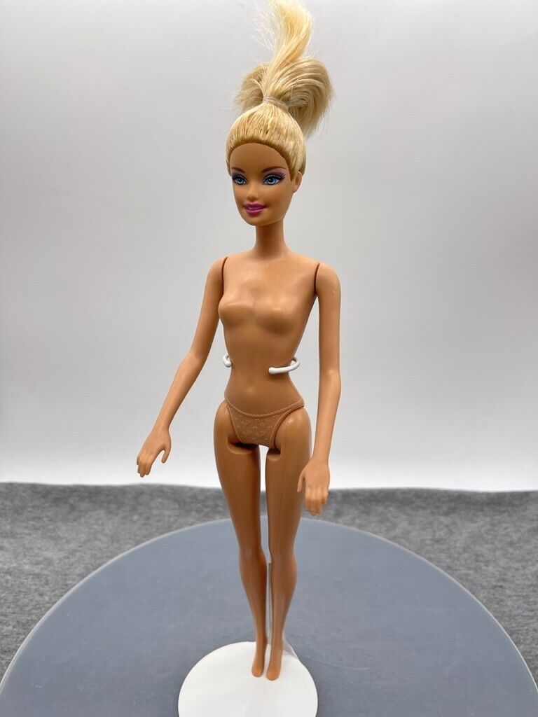 Barbie Doll Generation Girl Face Nude Swimming Motion CEO Mattel 2011 Body