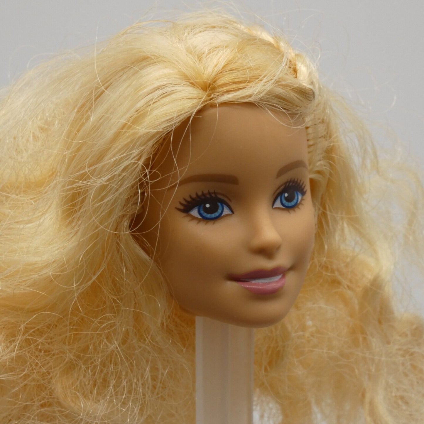 Barbie Fashionistas 14 Doll Head Only Millie Face Curly Blonde Hair 2015 DGY15