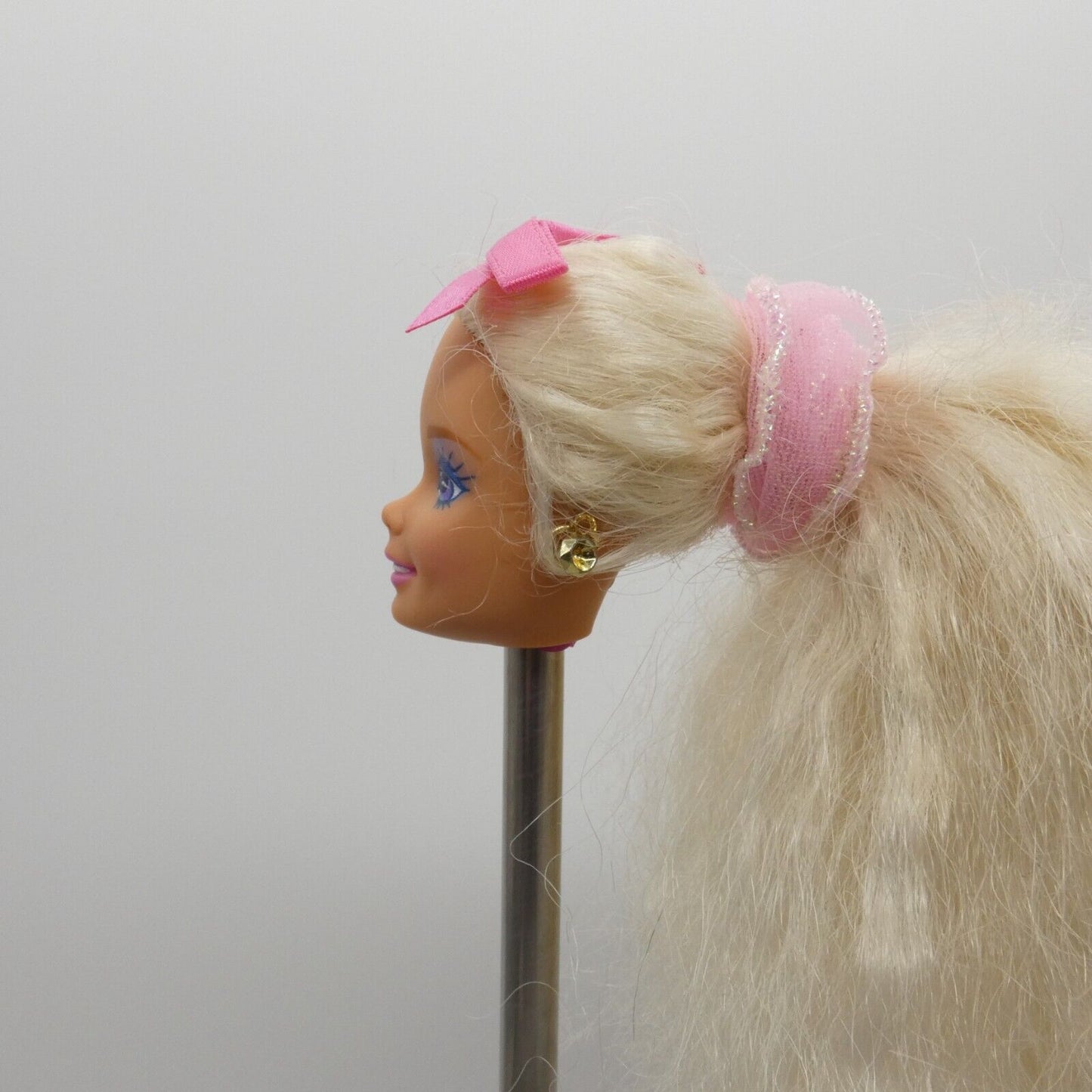 Barbie Locket Surprise Doll Head Wavy Crimped Hair Pink Bow 1993 Mattel 10963