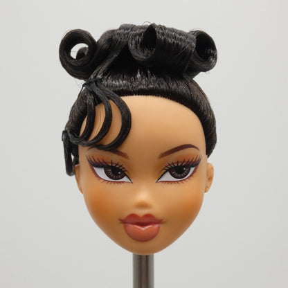 Bratz Doll Head Only Medium Light Tan Skin Kylie Jenner Night 2023 588115 O17A