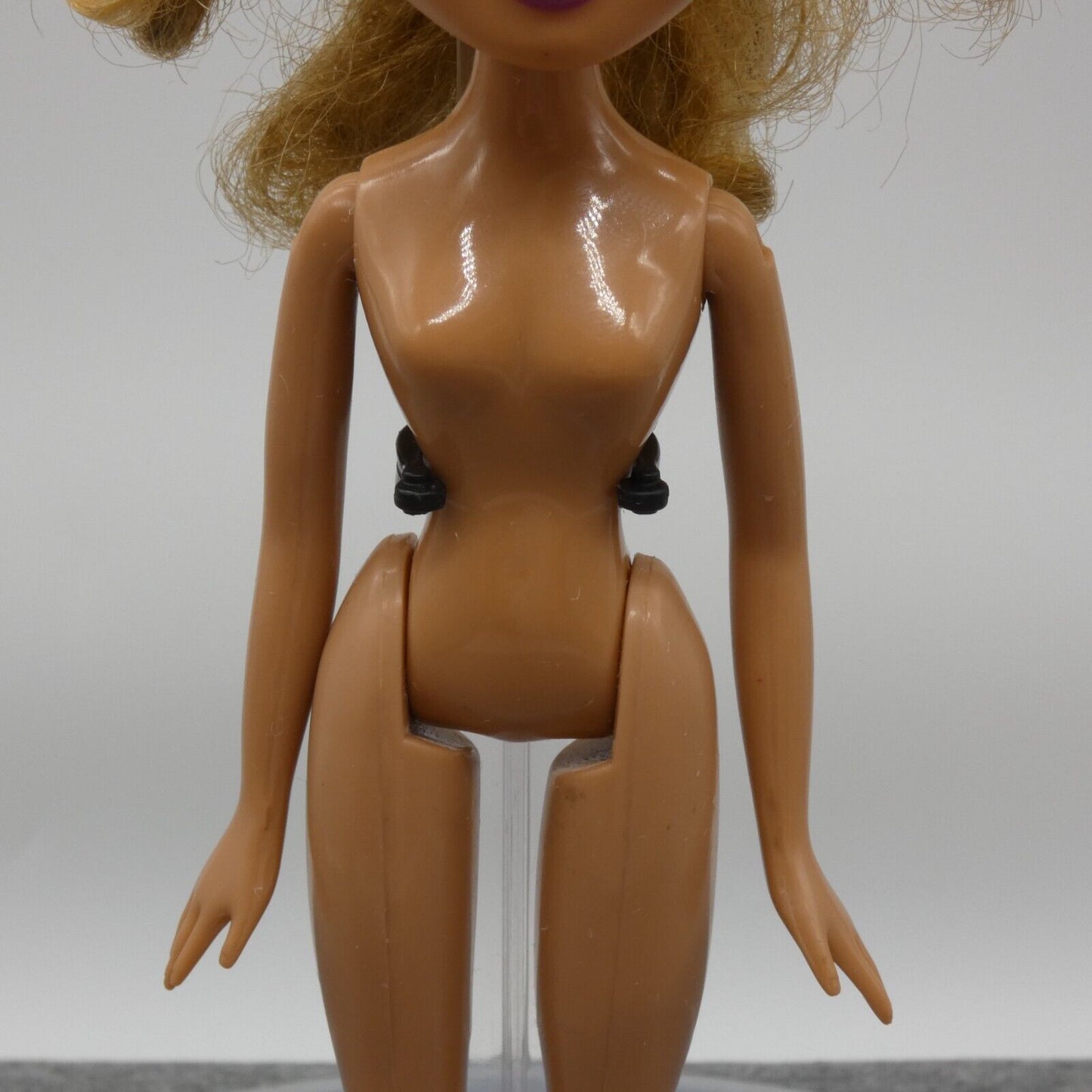 Bratz Step Out Yasmin Doll Curly Honey Blonde Hair Nude 2005 MGA 296997