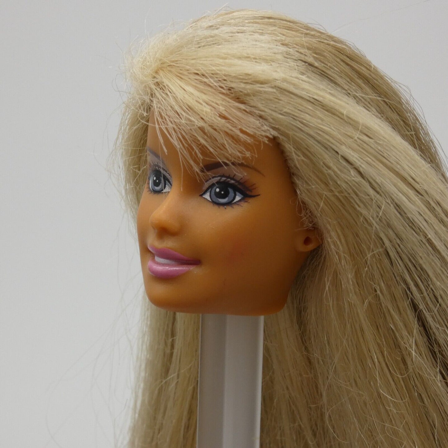 Barbie Generation Girl Doll Head Blonde Bangs Medium Light Skin Cali Girl 2004