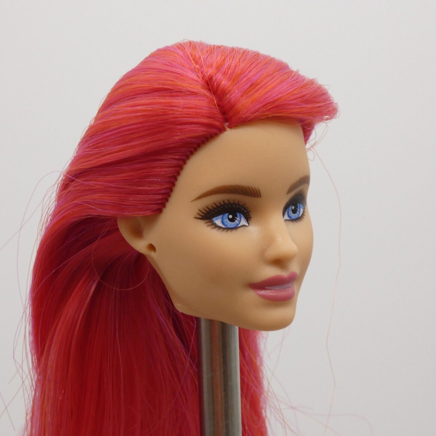 Barbie Fashionistas 168 Doll Head Neysa Face Red Hair Light Skin Blue Eyes GRB56