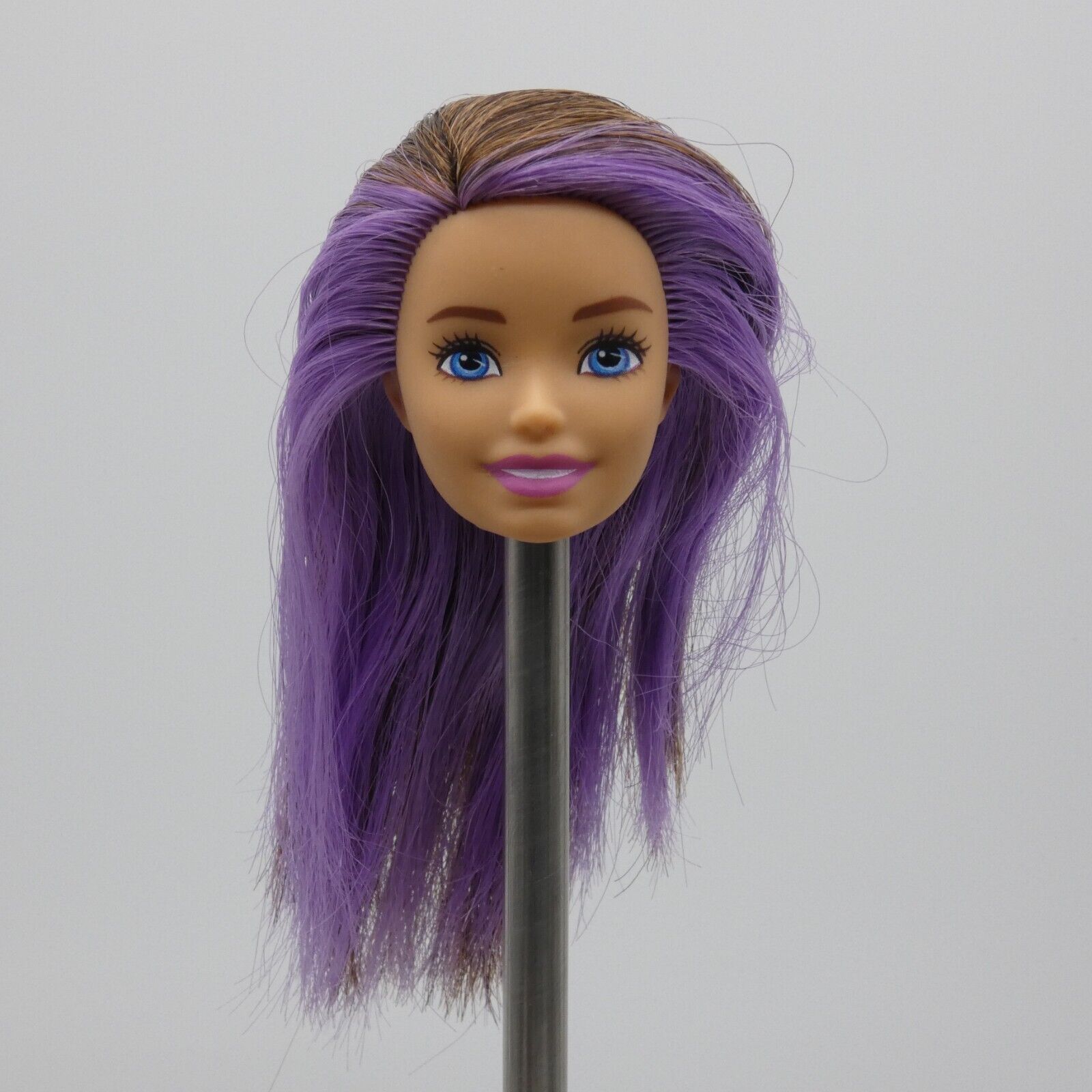 Barbie Skipper Babysitter Doll Head Brown Hair Purple Eyes Light Skin 2018 FJB00