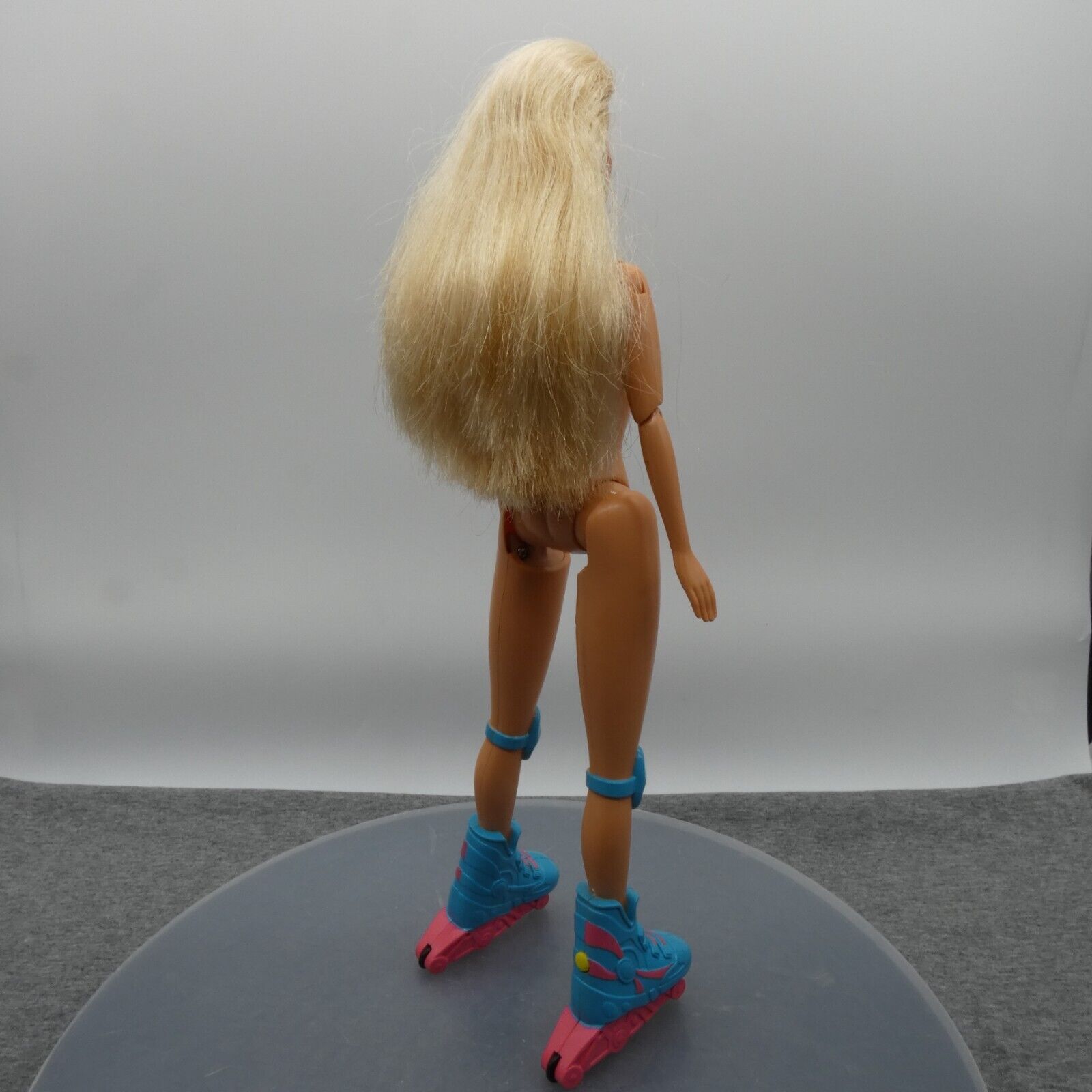 Barbie Cool Skating Doll Generation Girl GEO Face Articulated Elbows Skates