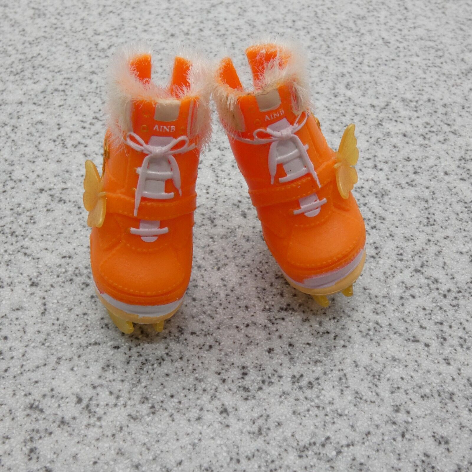 Rainbow High Winter Break Poppy Rowan Doll Ice Skates Boots 2021 MGA 574767