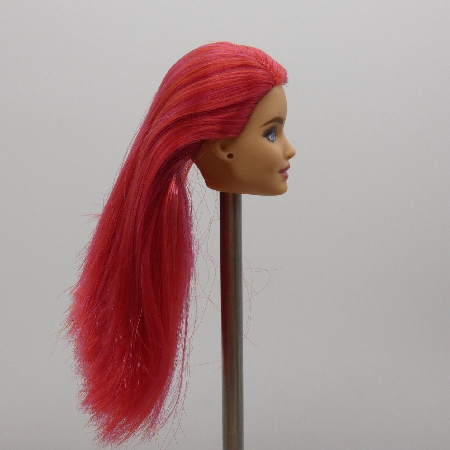 Barbie Fashionistas 168 Doll Head Neysa Face Red Hair Light Skin Blue Eyes GRB56