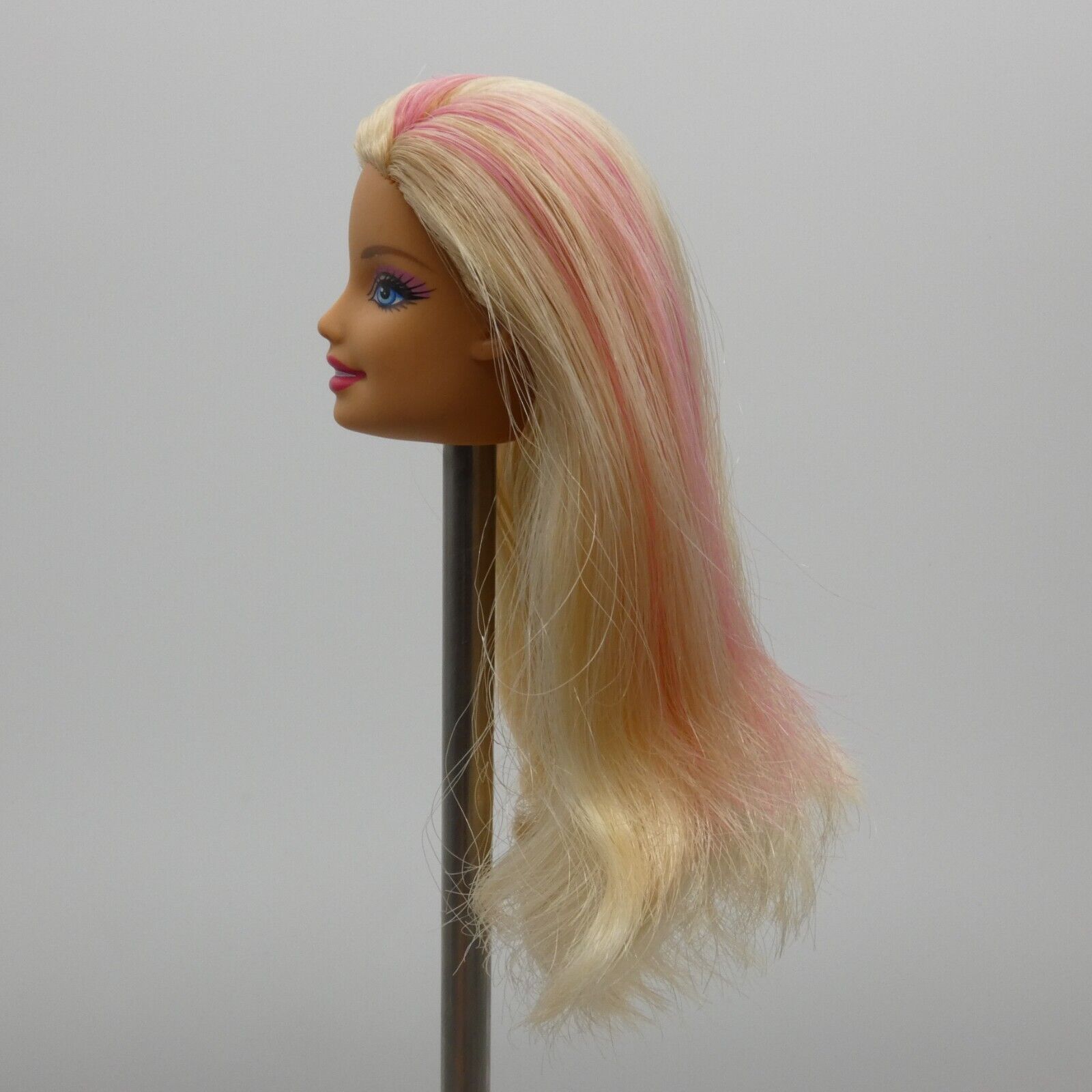 Barbie In A Mermaid Tale 2 Merliah Doll Head Blonde Pink Hair 2012 X0093 Mattel