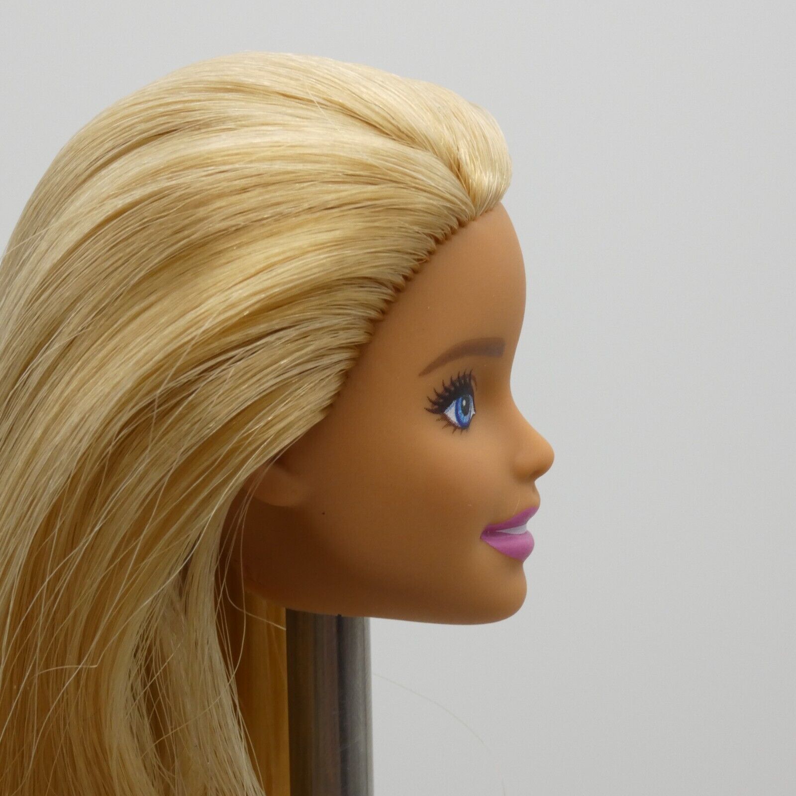 Barbie Fashionistas Doll Head Millie Face Blonde Medium Light Skin T7439