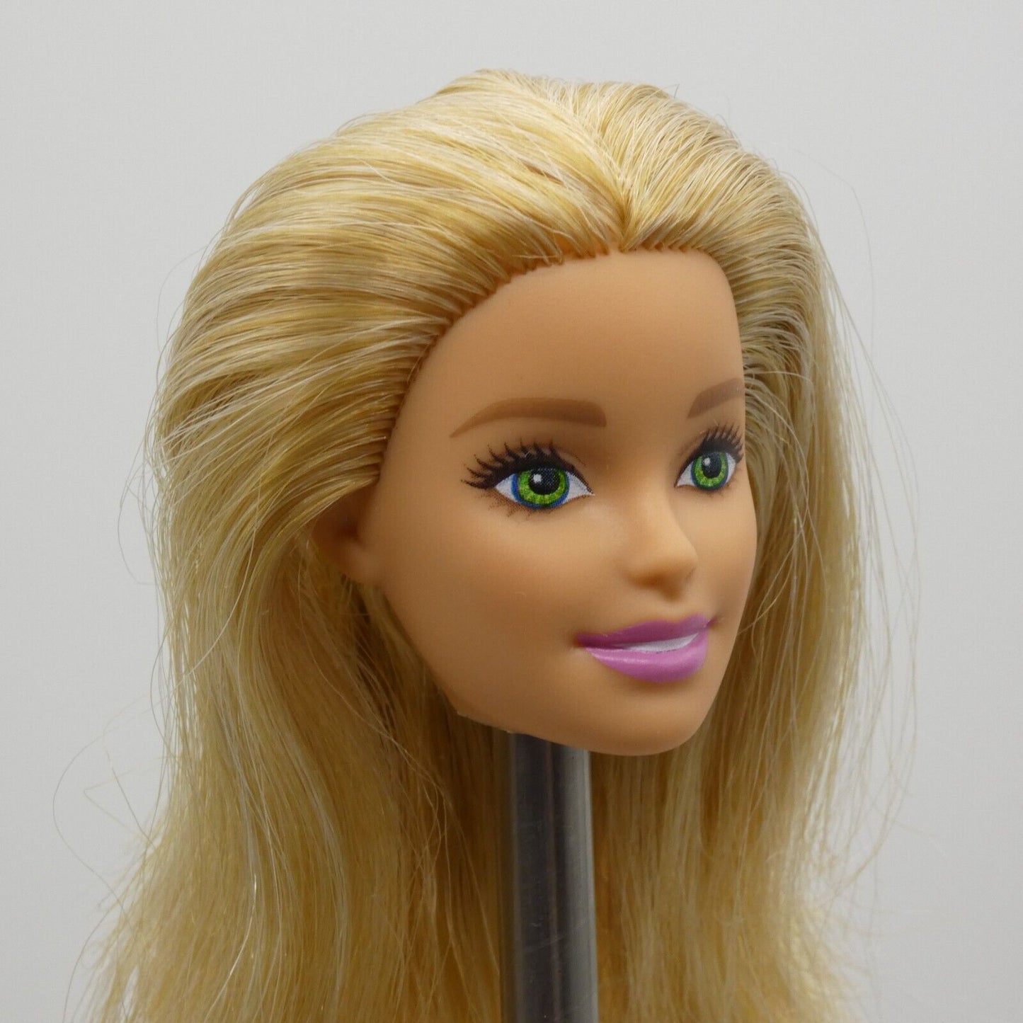 Barbie Doll Head Millie Face Blonde Green Eyes Light Skin 2021 Mattel GFF61