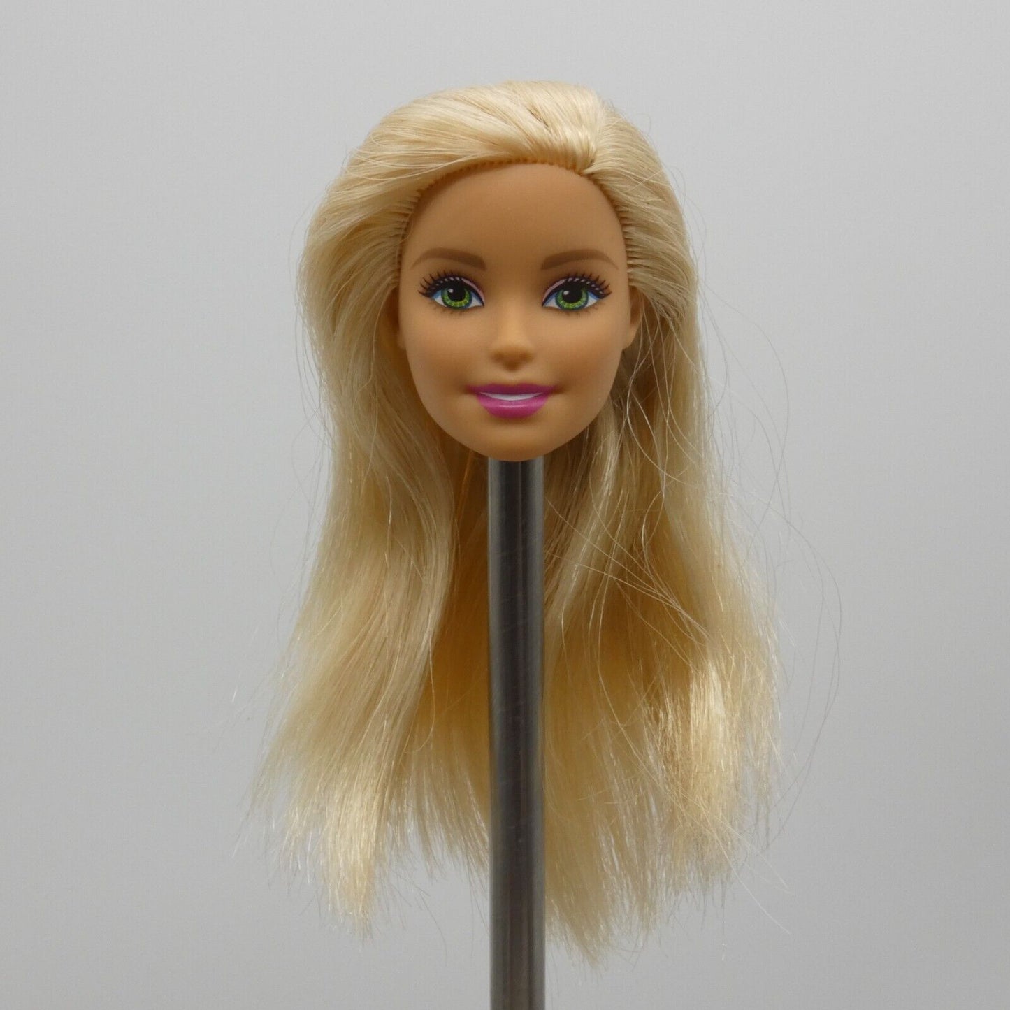 Barbie Doll Head Millie Face Blonde Green Eyes Light Skin 2016 Mattel DHL82