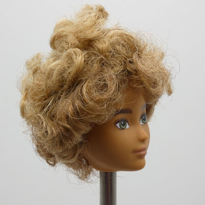 Creatable World Doll Head Curly Honey Brown Hair Skin Green Eyes 2020 GKV43