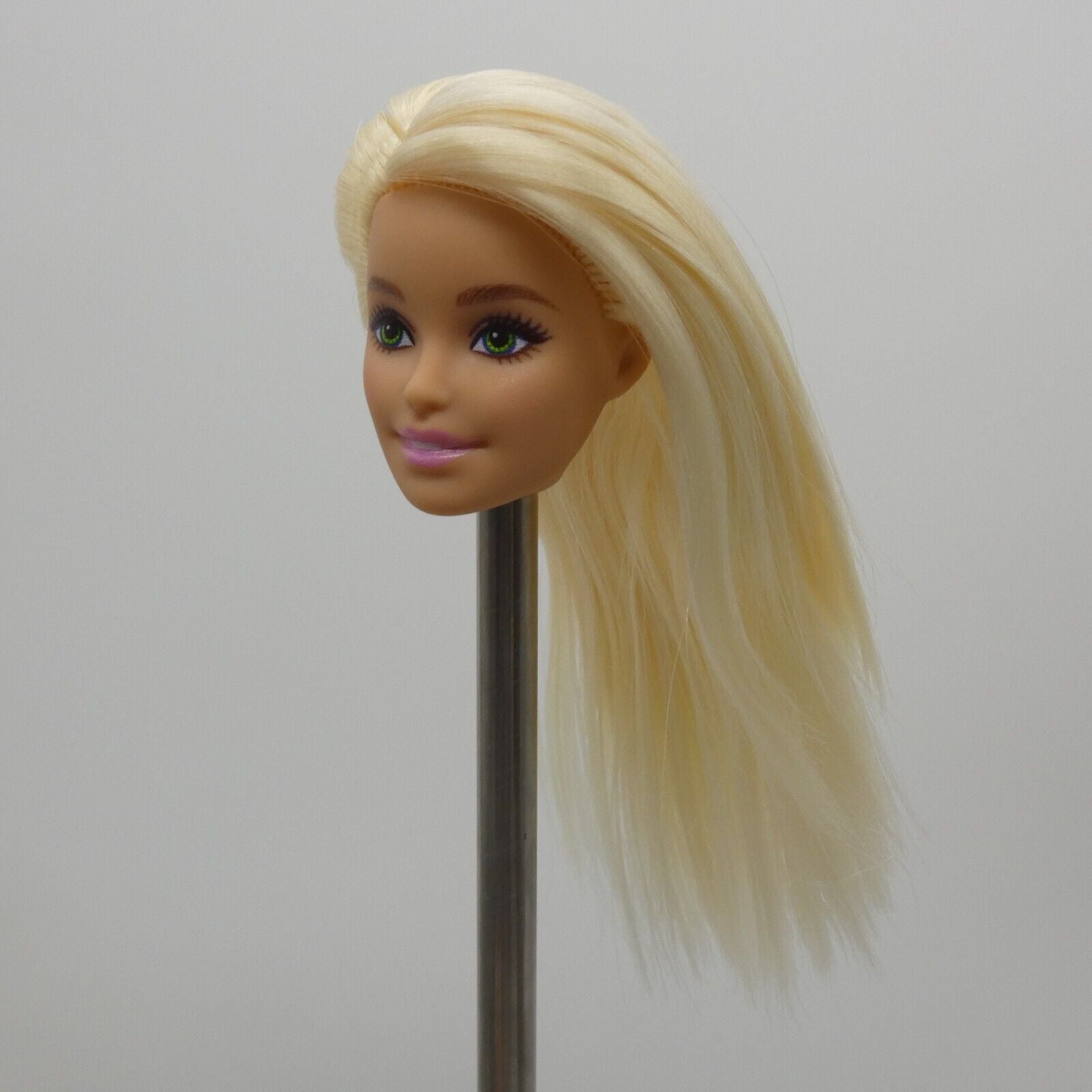 Barbie Glitz Doll Head Millie Face Green Eyes Blonde Light Skin 2021 GRB32