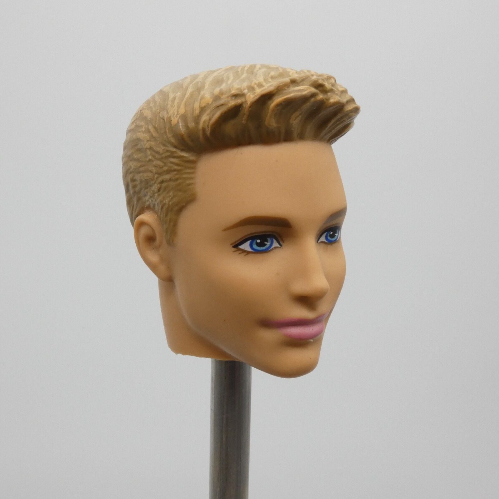 Barbie Fashionistas Ken Doll Head Molded Blonde Kieran Face 2013 Mattel BFW10