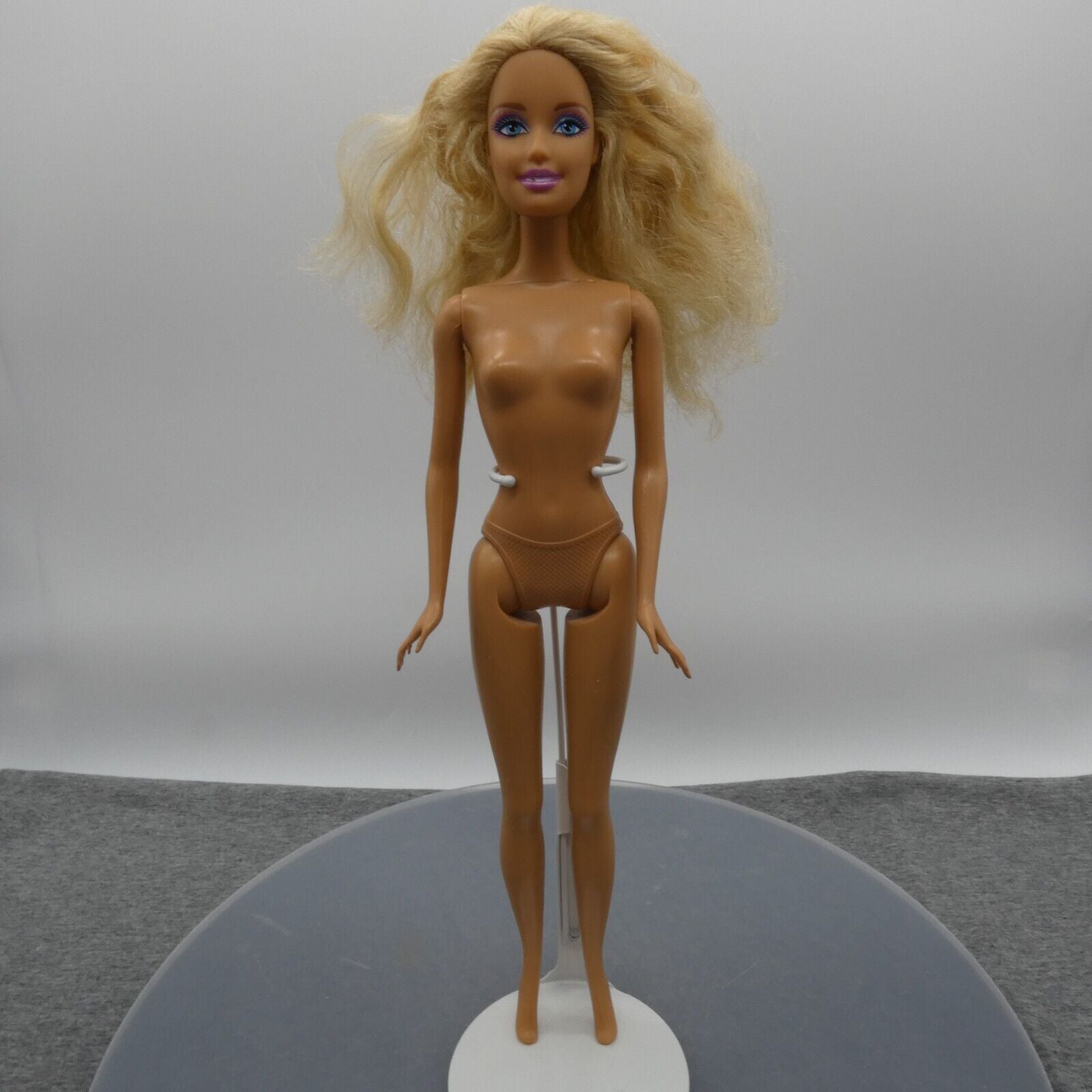 Barbie Doll Generation Girl CEO Face Curly Blonde 1999 Body Blue Eyes Indonesia