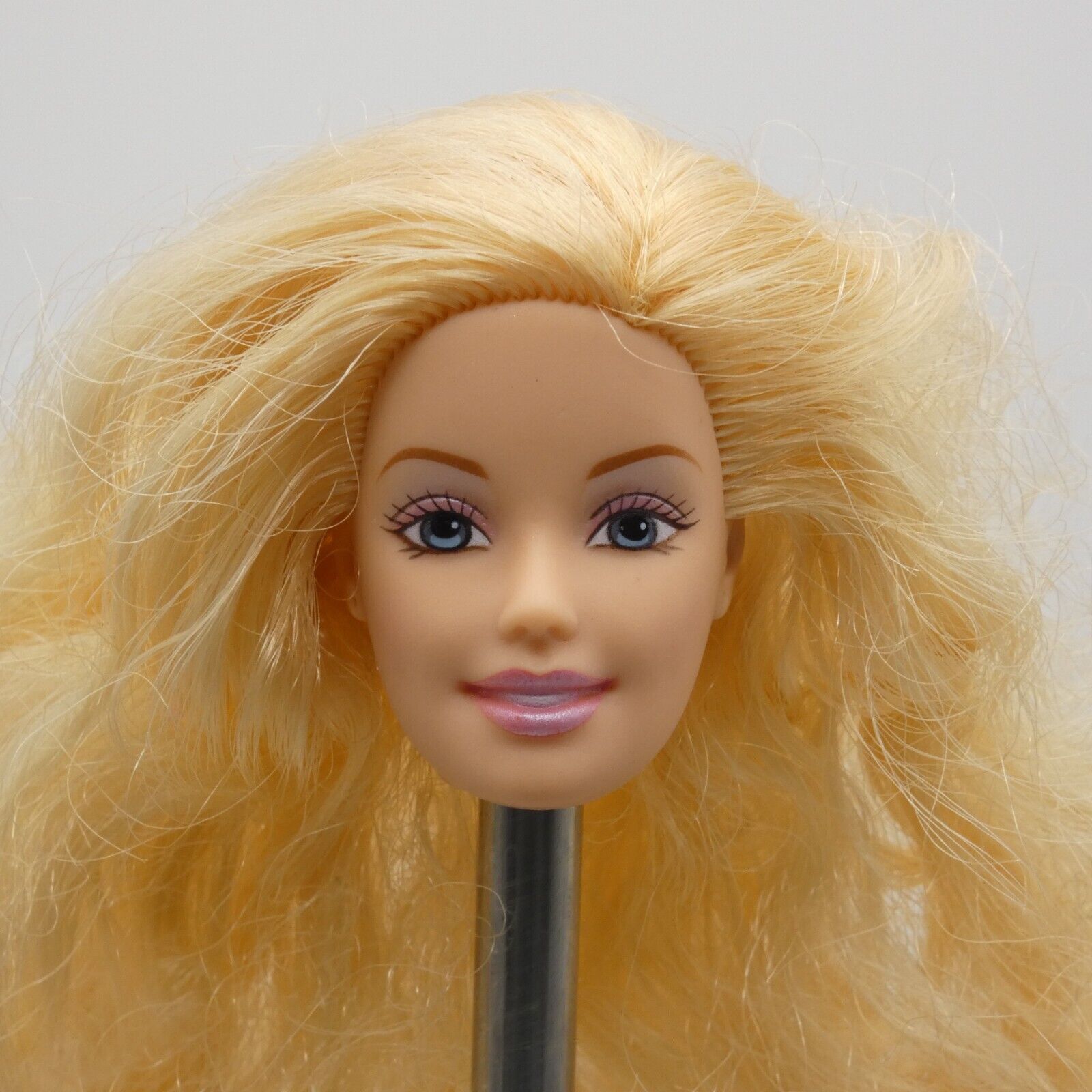 Barbie Talk Of The Town Avon Doll Head Generation Girl Blonde Light Skin B6376