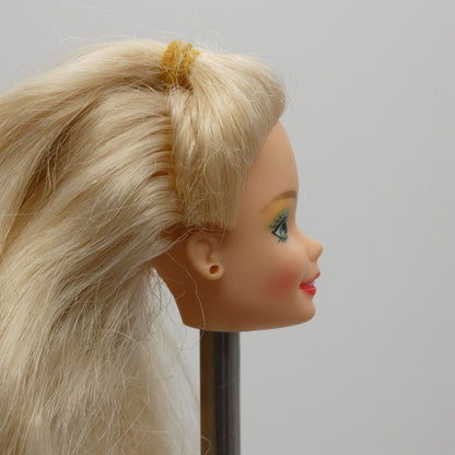 Barbie 1993 Happy Holidays Doll Head SuperStar Face Blonde Green Eyes 10824