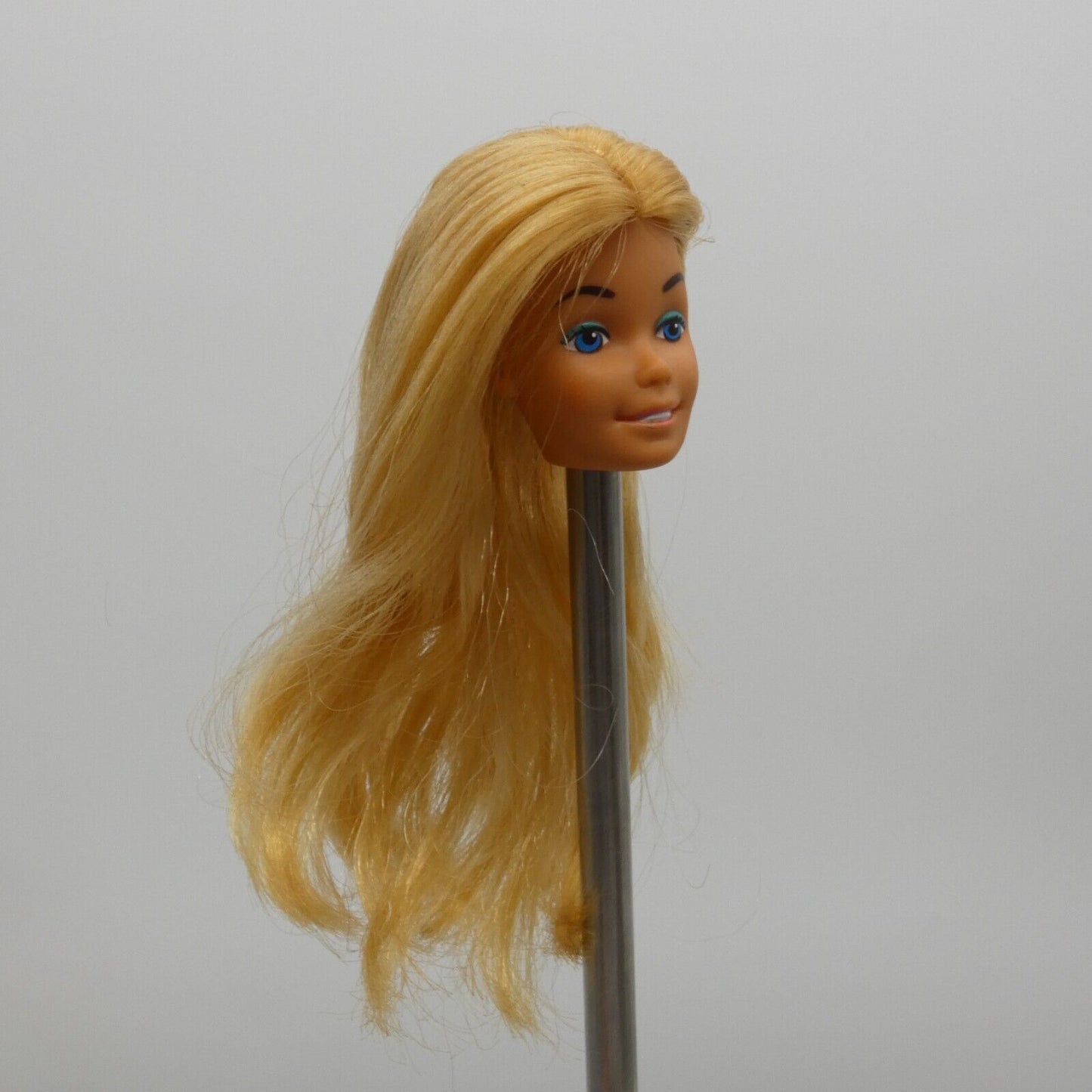 Barbie Malibu Doll Head Only SuperStar Tan Medium Light Skin Hong Kong E Mattel