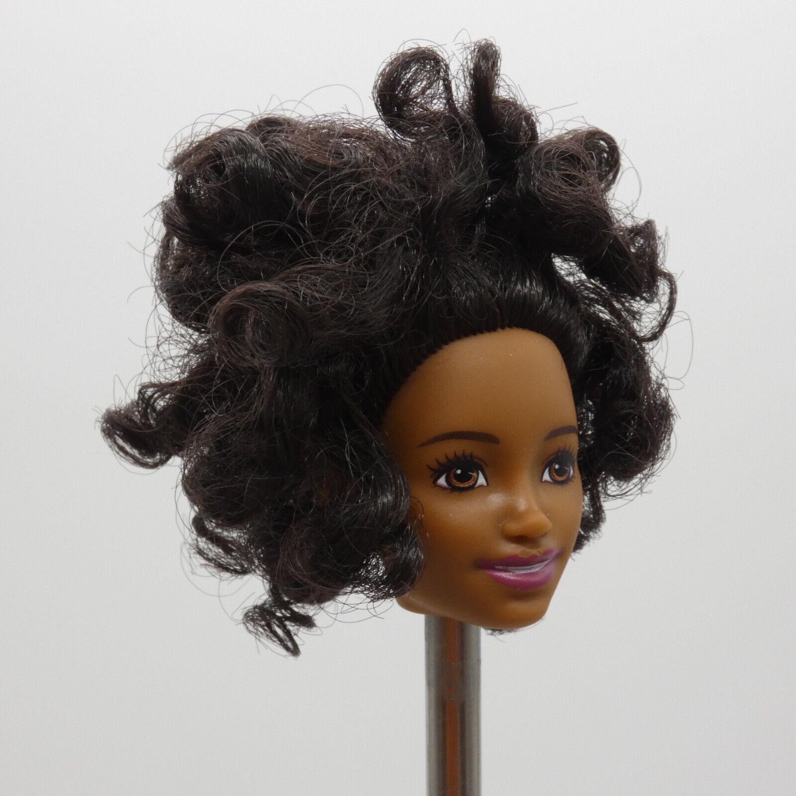 Barbie AA Skipper Babysitter Doll Head Curly Hair Medium Skin Tone 2018 FHY91