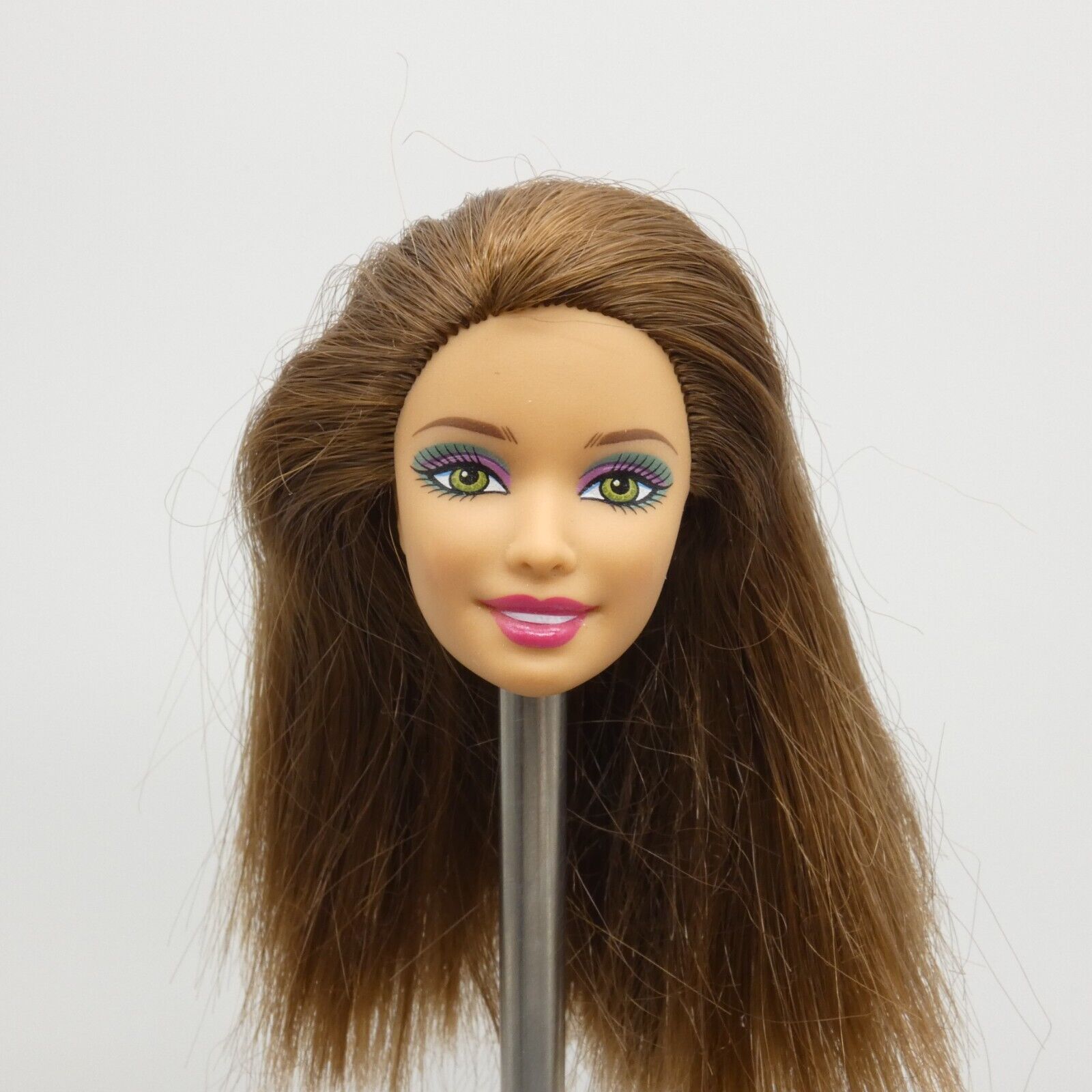 Barbie Fashionistas Swappin' Styles Doll Head Summer Face Brown Hair 2011 V4092