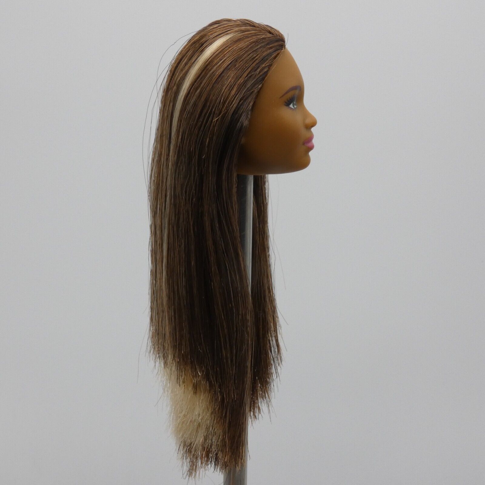 Barbie Fashionistas 21 Doll Head AA Grace Mbili Brown Hair Green Eyes 2015 DGY56