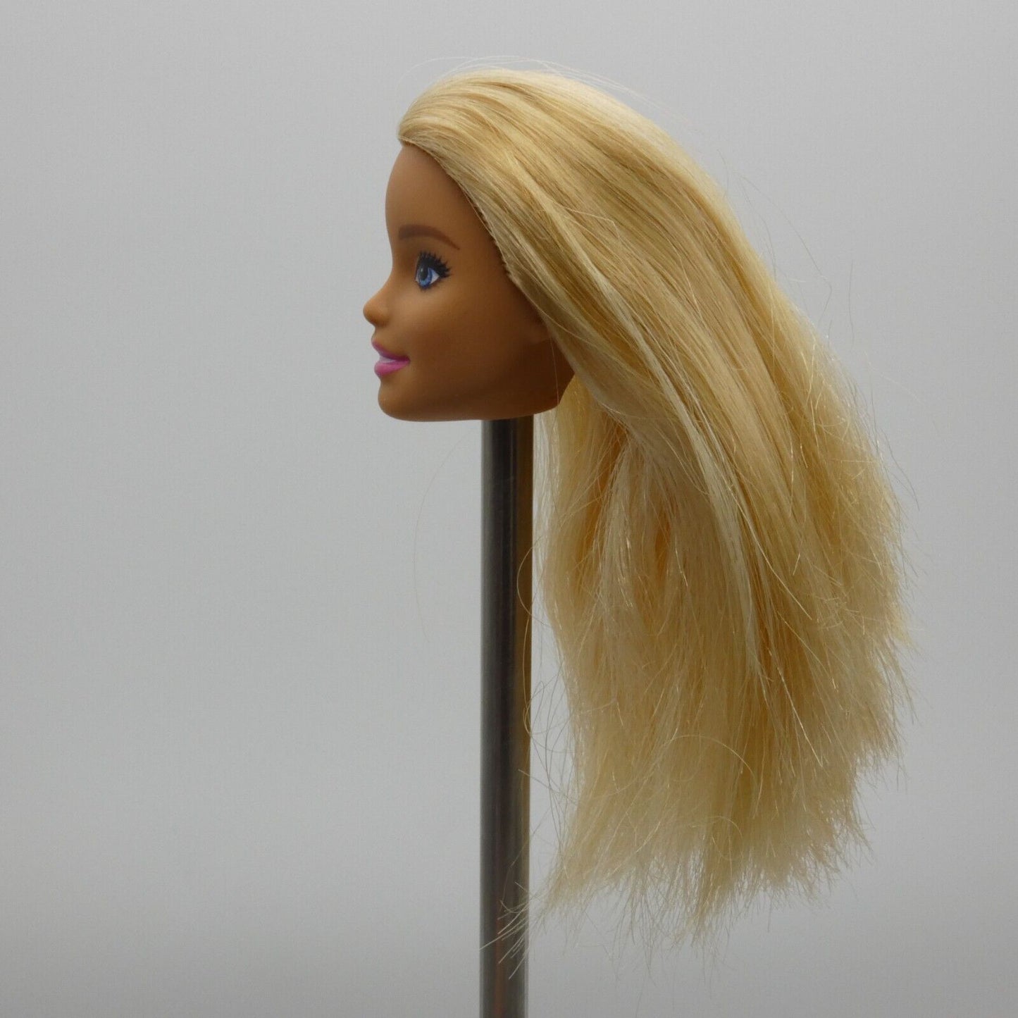 Barbie Beach Doll Head Only Millie Face Blonde Medium Light Skin 2016 DWK00