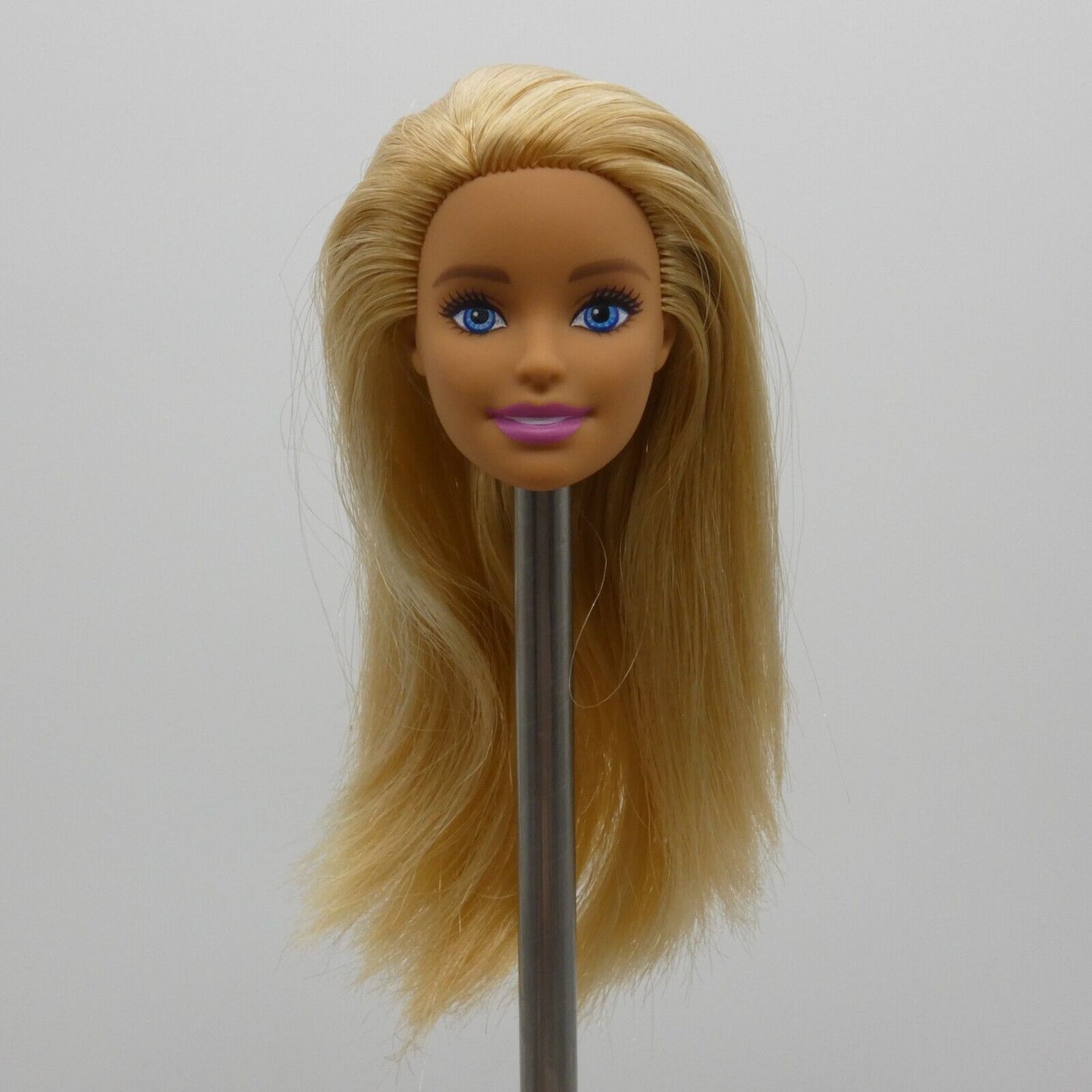 Barbie Fashionistas Doll Head Millie Face Blonde Medium Light Skin T7439