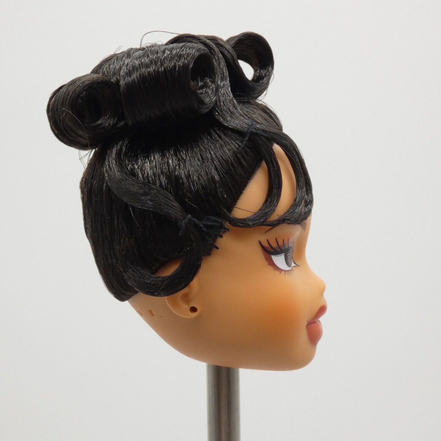 Bratz Doll Head Only Medium Light Tan Skin Kylie Jenner Night 2023 588115 O17A