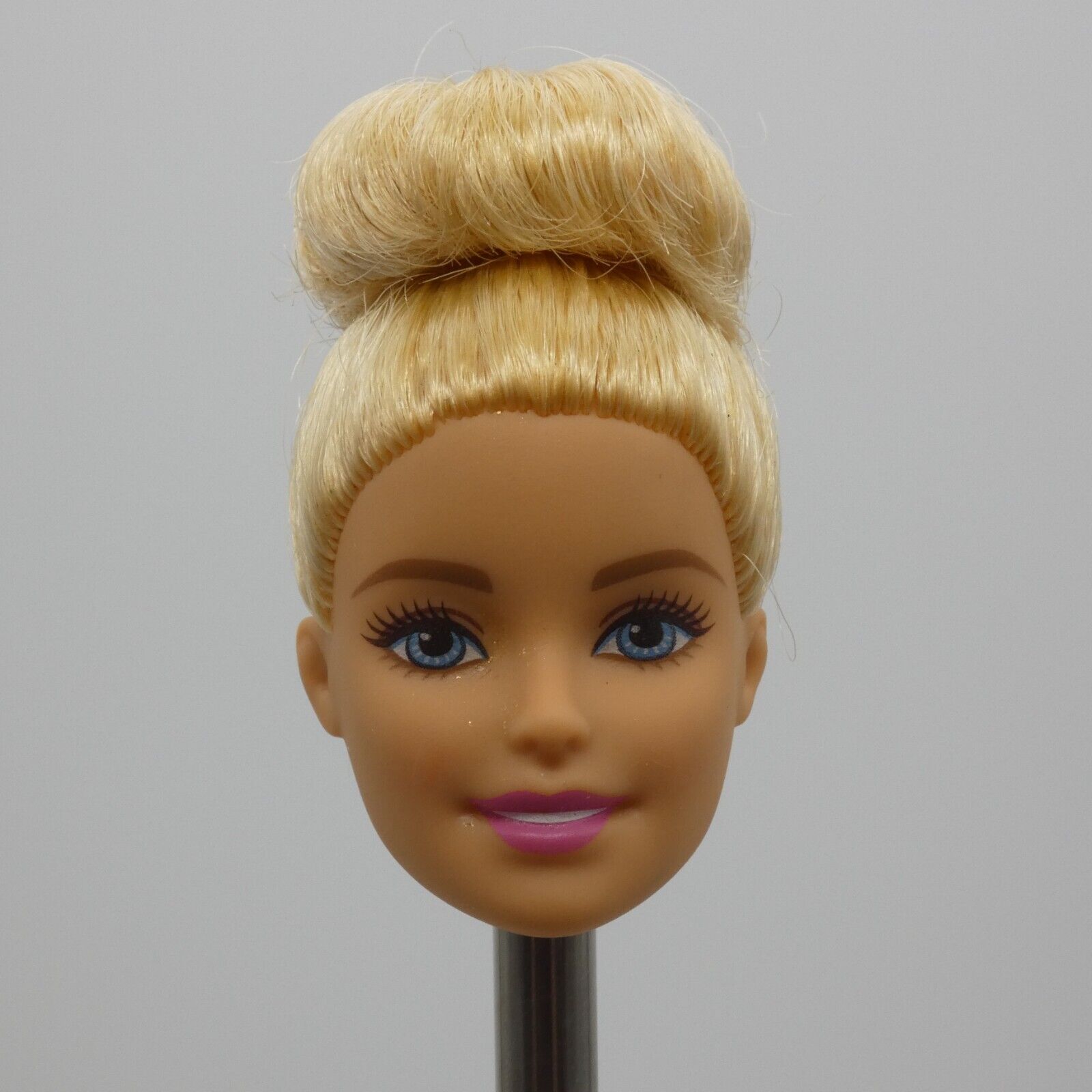 Barbie Ballet Instructor Doll Head Millie Face Light Skin Blonde Hair 2017 DXC93