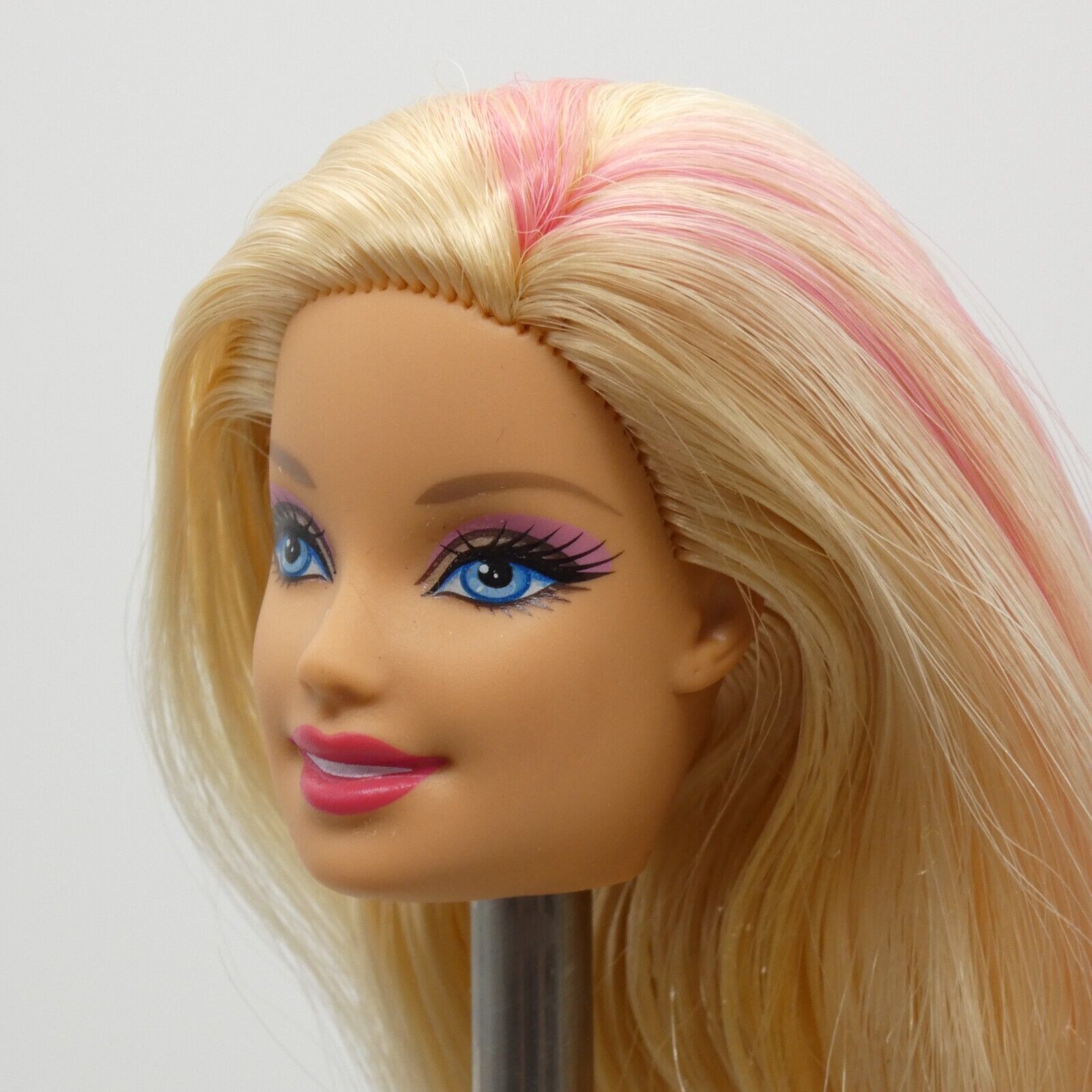 Barbie In A Mermaid Tale 2 Merliah Doll Head Blonde Pink Hair 2012 X0093 Mattel