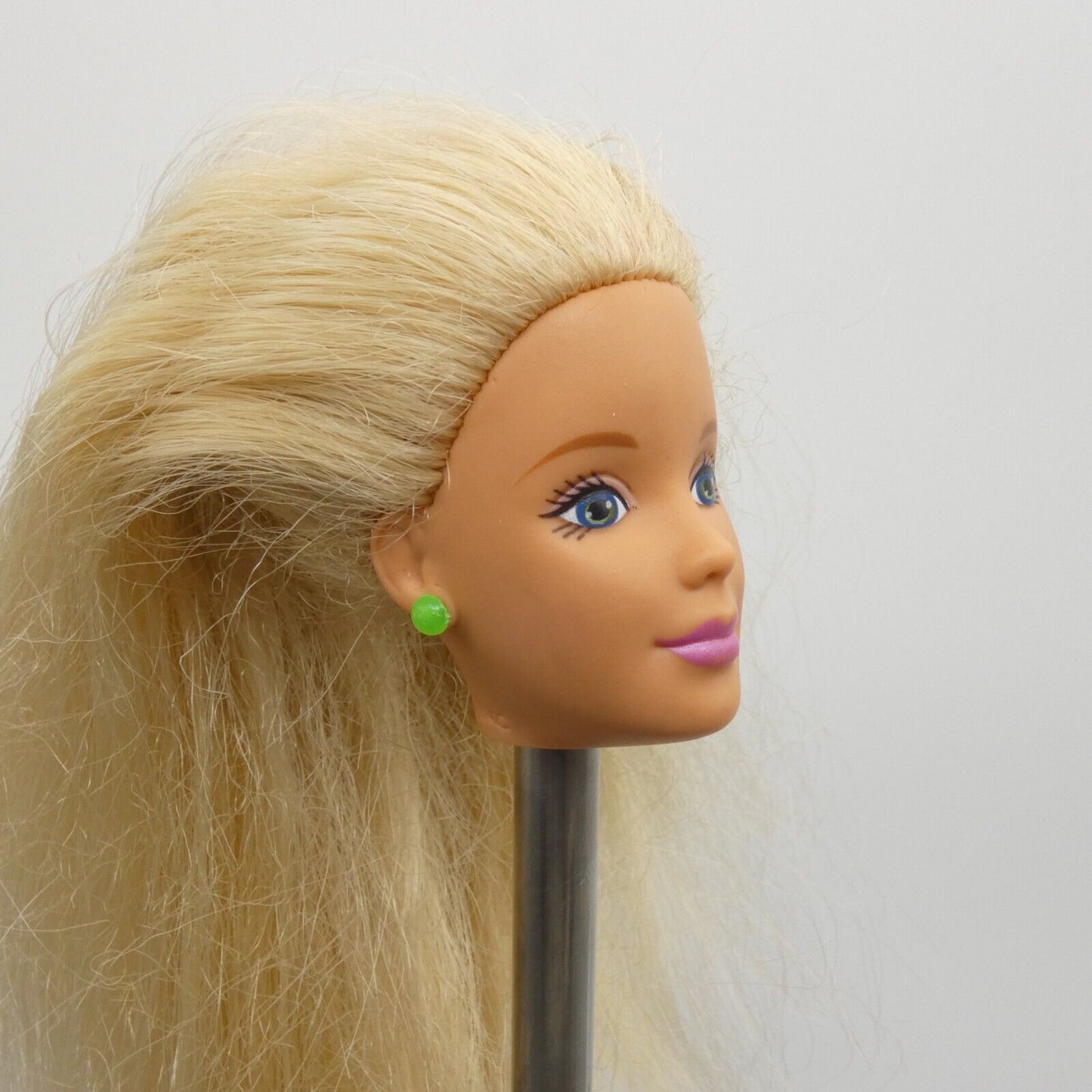 Barbie Pretty In Plaid Doll Head & Earrings Only Mackie Face 1999 Mattel 20666