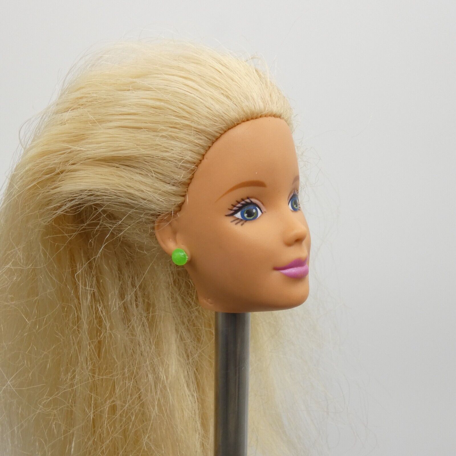 Barbie Pretty In Plaid Doll Head & Earrings Only Mackie Face 1999 Mattel 20666