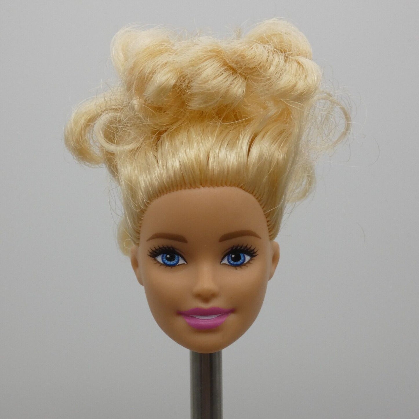 Barbie Gymnast Doll Head Millie Face Light Skin Curly Blonde Hair 2019 GJM72