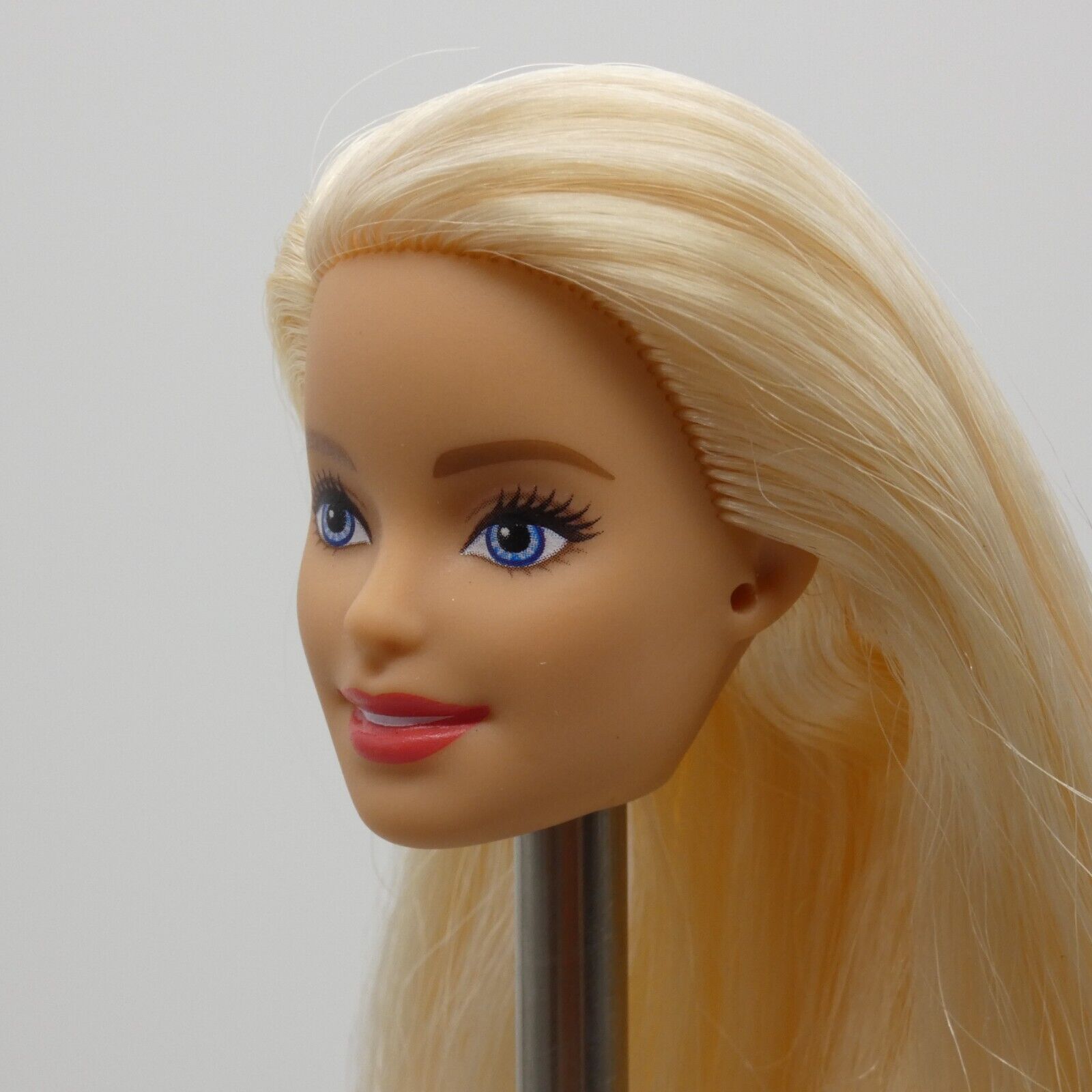 Barbie Holiday Doll Head Millie Face Blonde Light Skin 2020 Mattel GJB74