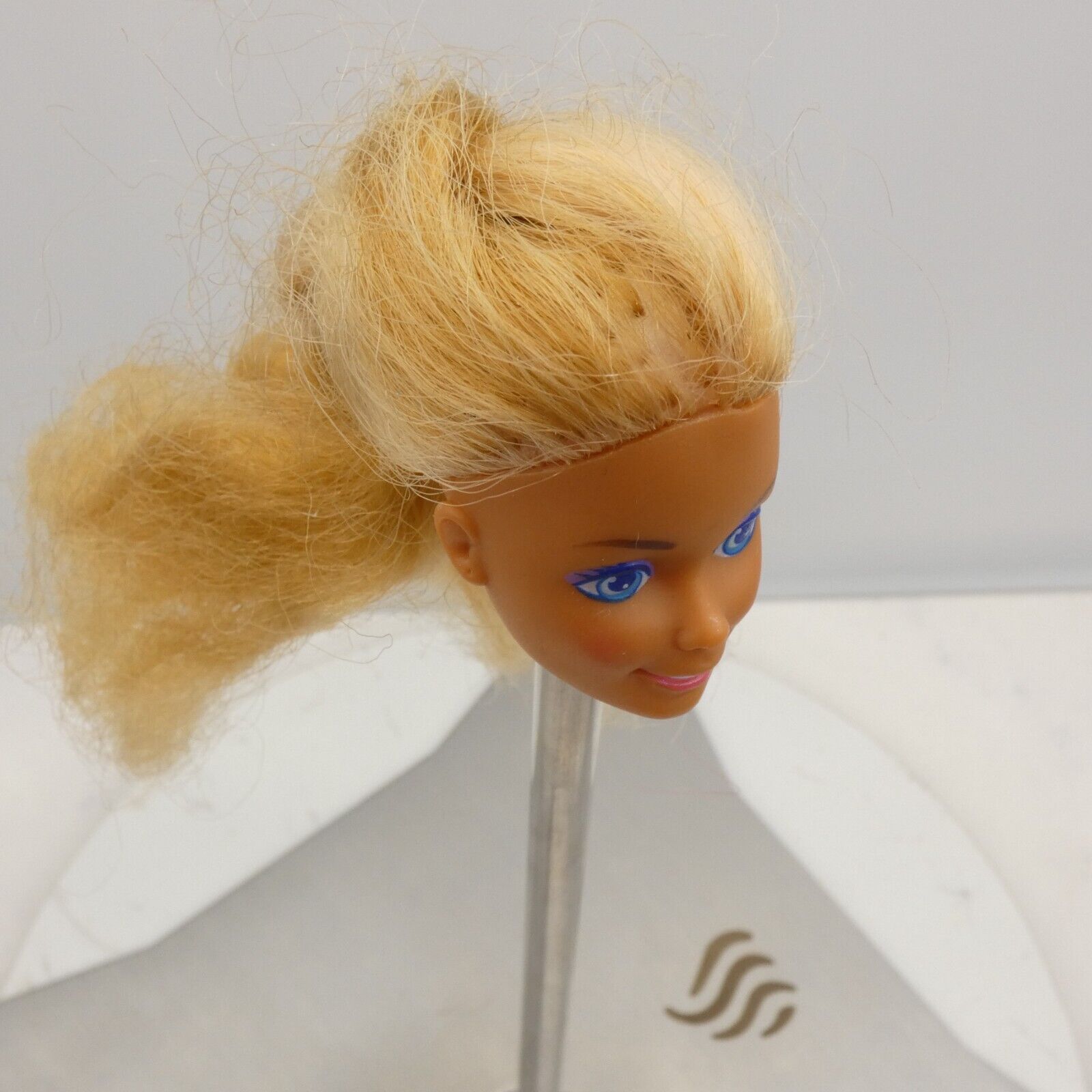 Barbie Fun to Dress Doll Head Only Blonde Hair FOR RE-ROOT 1990 Mattel 8590