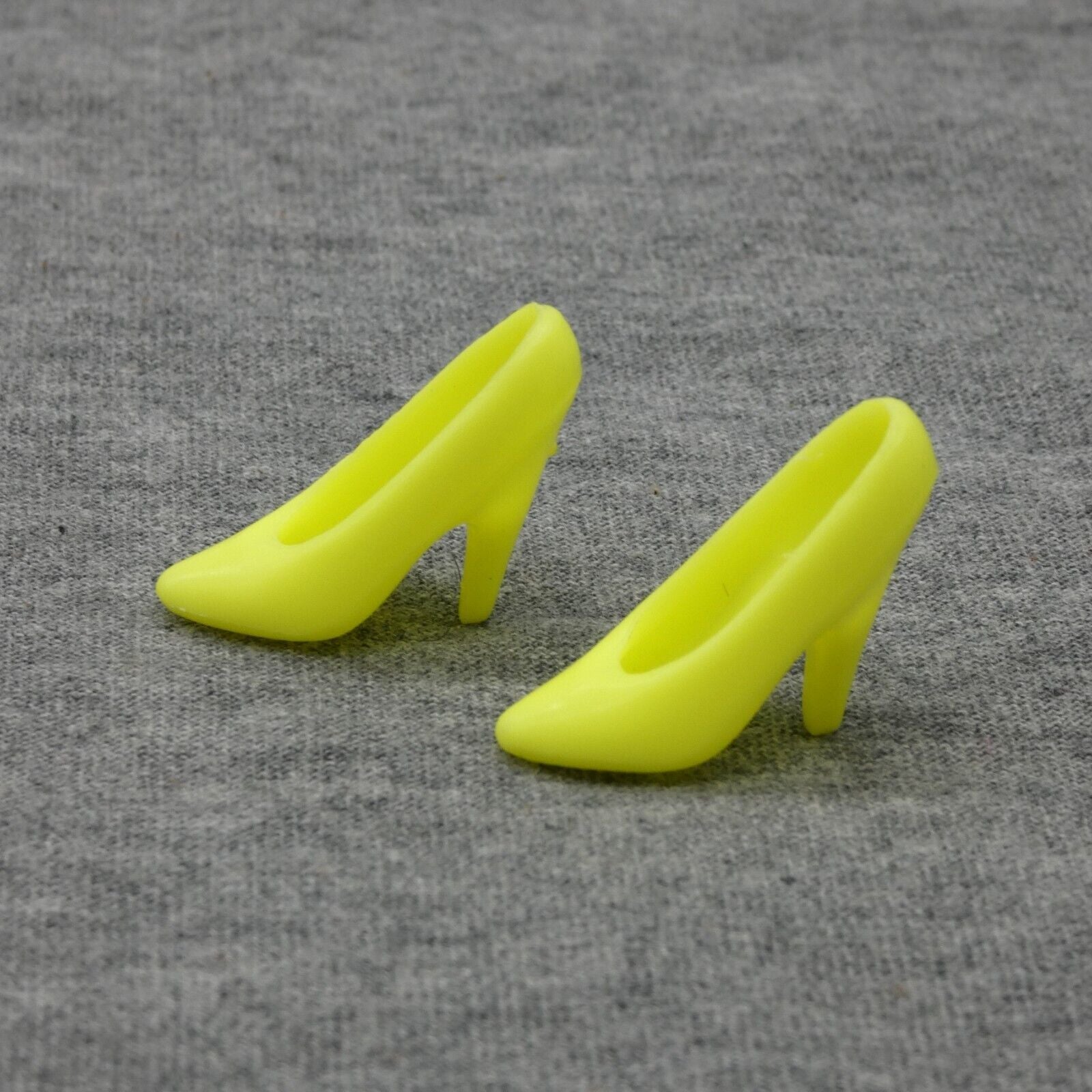 Barbie Doll Shoes Yellow Pumps Heels 80s 90s SuperStar Era Mattel O81