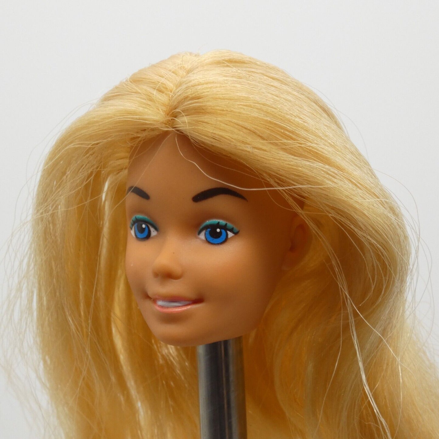 Barbie Malibu Doll Head Only SuperStar Tan Medium Light Skin Hong Kong B