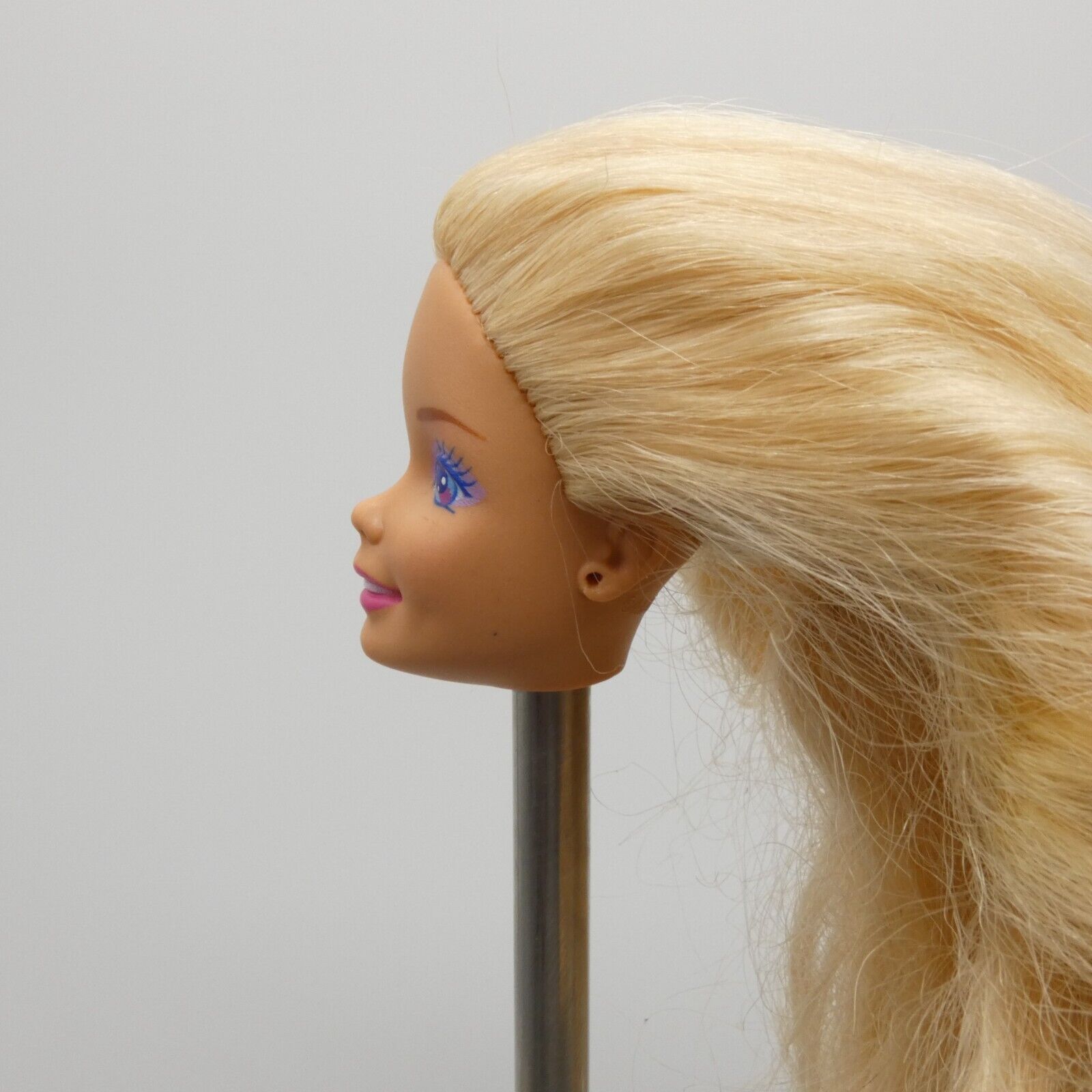 Style Magic Barbie Doll Head Superstar Face Wavy Shortened Hair 1988 Mattel 1283