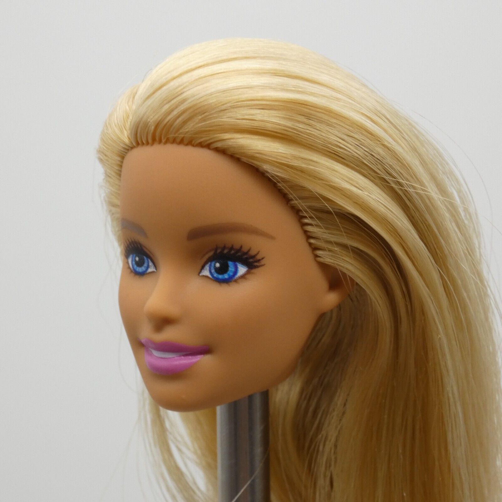 Barbie Fashionistas Doll Head Millie Face Blonde Medium Light Skin T7439