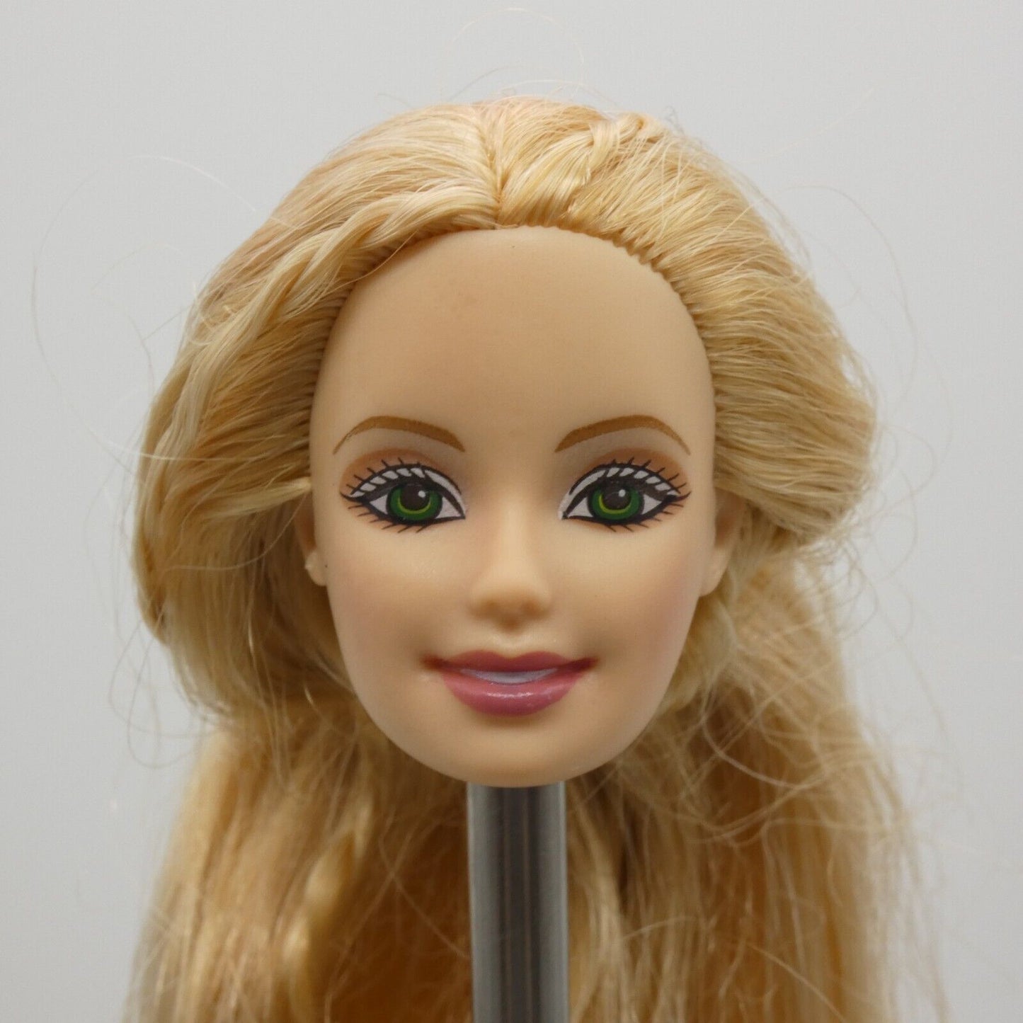 Barbie Christmas Morning Doll Head Generation Girl Face Green Eyes 2004 G6470