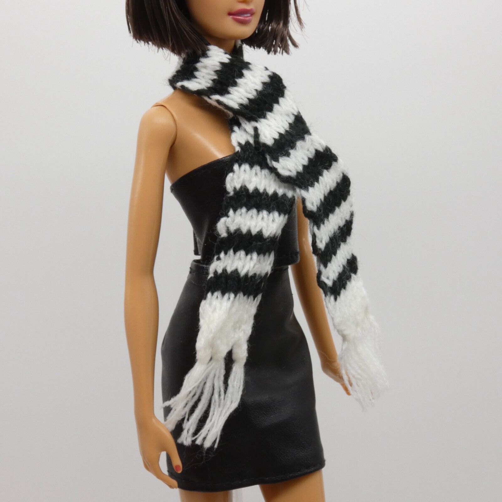 Scarf For Integrity Toys Barbie Size Doll Black White Stripe Fringe Knitted FR