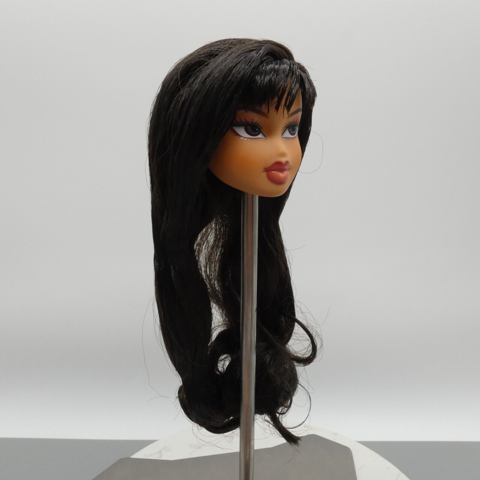 Bratz Doll Head Only Medium Light Tan Skin Kylie Jenner Day Long Hair 2023 O17B