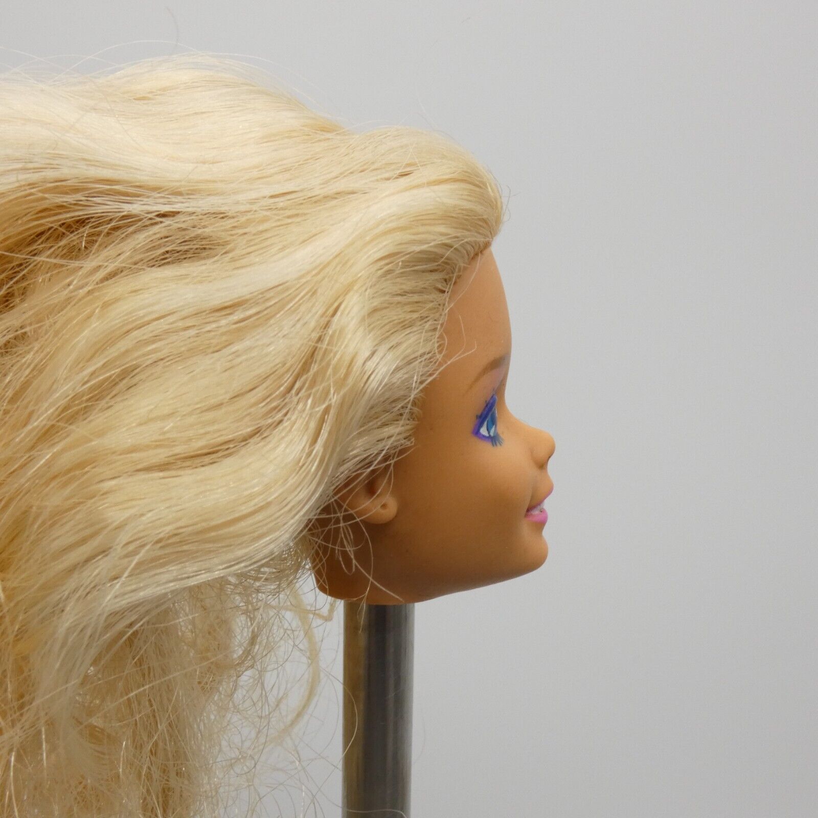 Barbie Ice Capades Doll Head Superstar Face Wavy Blonde Hair 1990 Mattel 9847