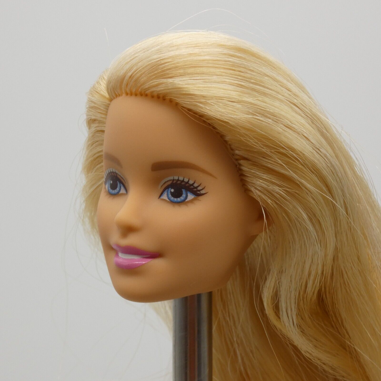 Barbie Fashion Doll Head Millie Face Blonde Blue Eyeshadow Light Skin Mattel