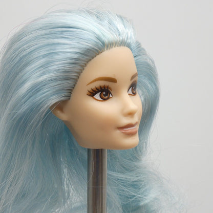 Barbie Fashionistas 069 Doll Head Neysa Face Blue Hair Brown Eyes 2019 DYY99