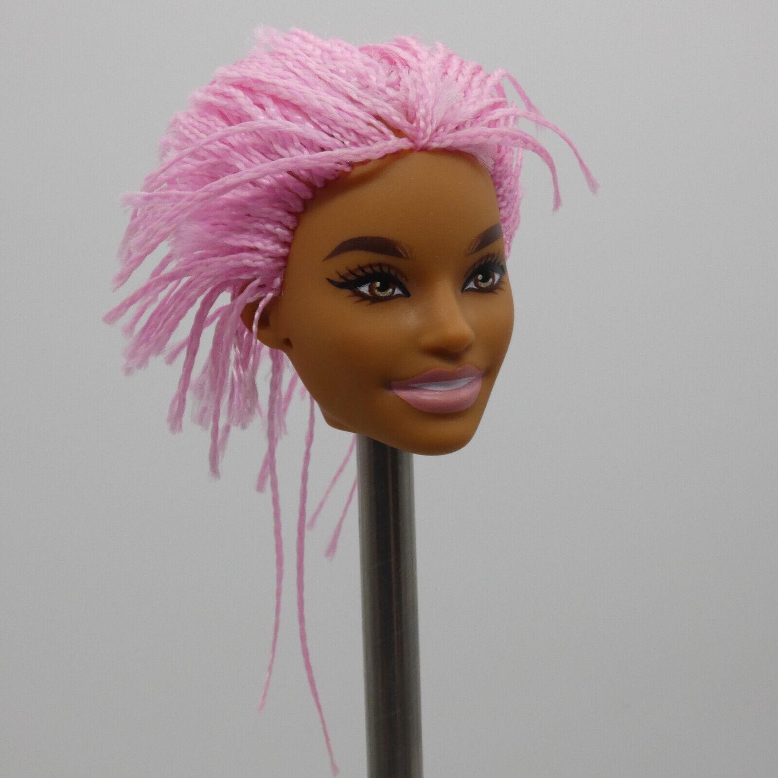 Barbie Extra 10 Doll Head Alec Face AA Medium Light Skin Pink Braids GXF09 2021