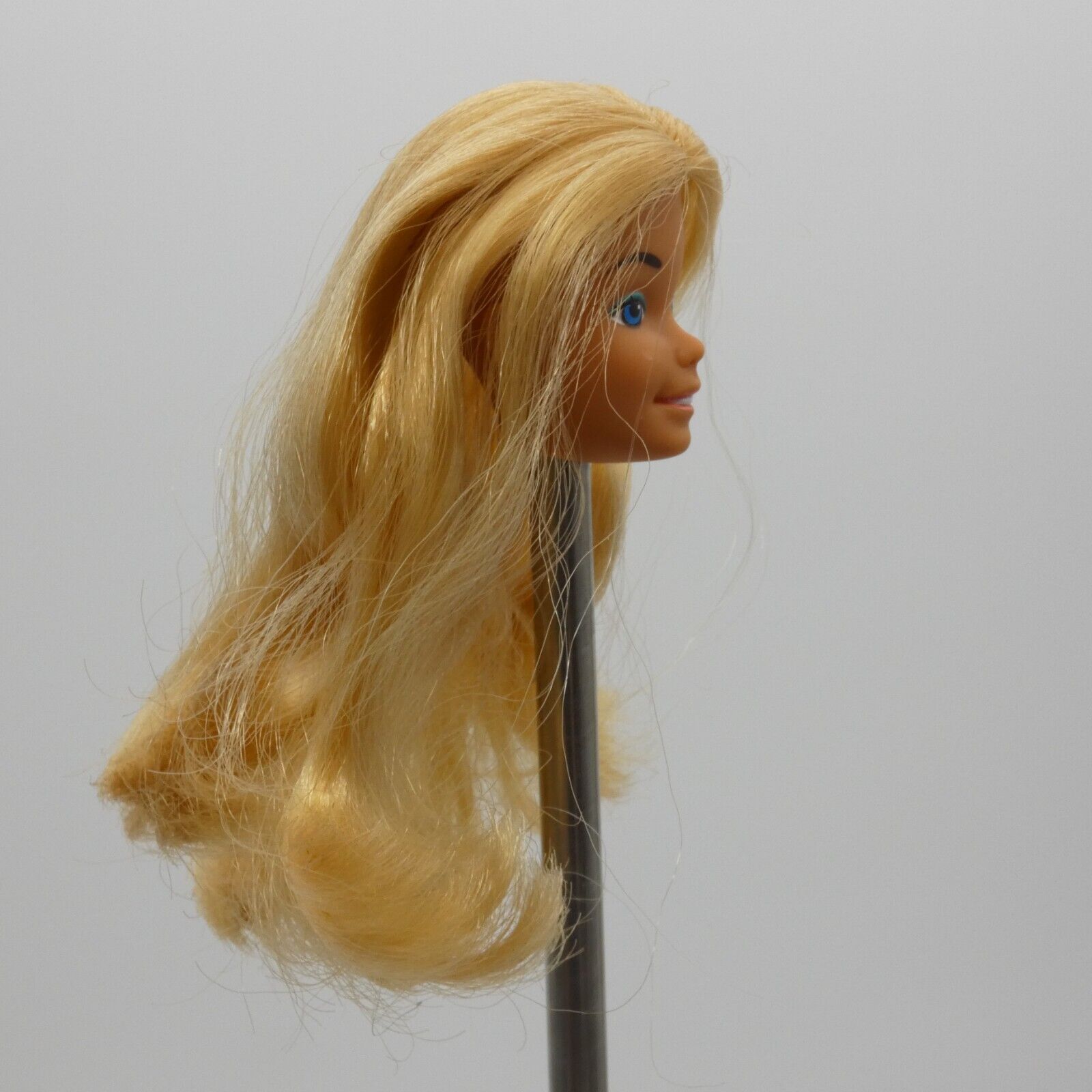 Barbie Malibu Doll Head Only SuperStar Tan Medium Light Skin Hong Kong B