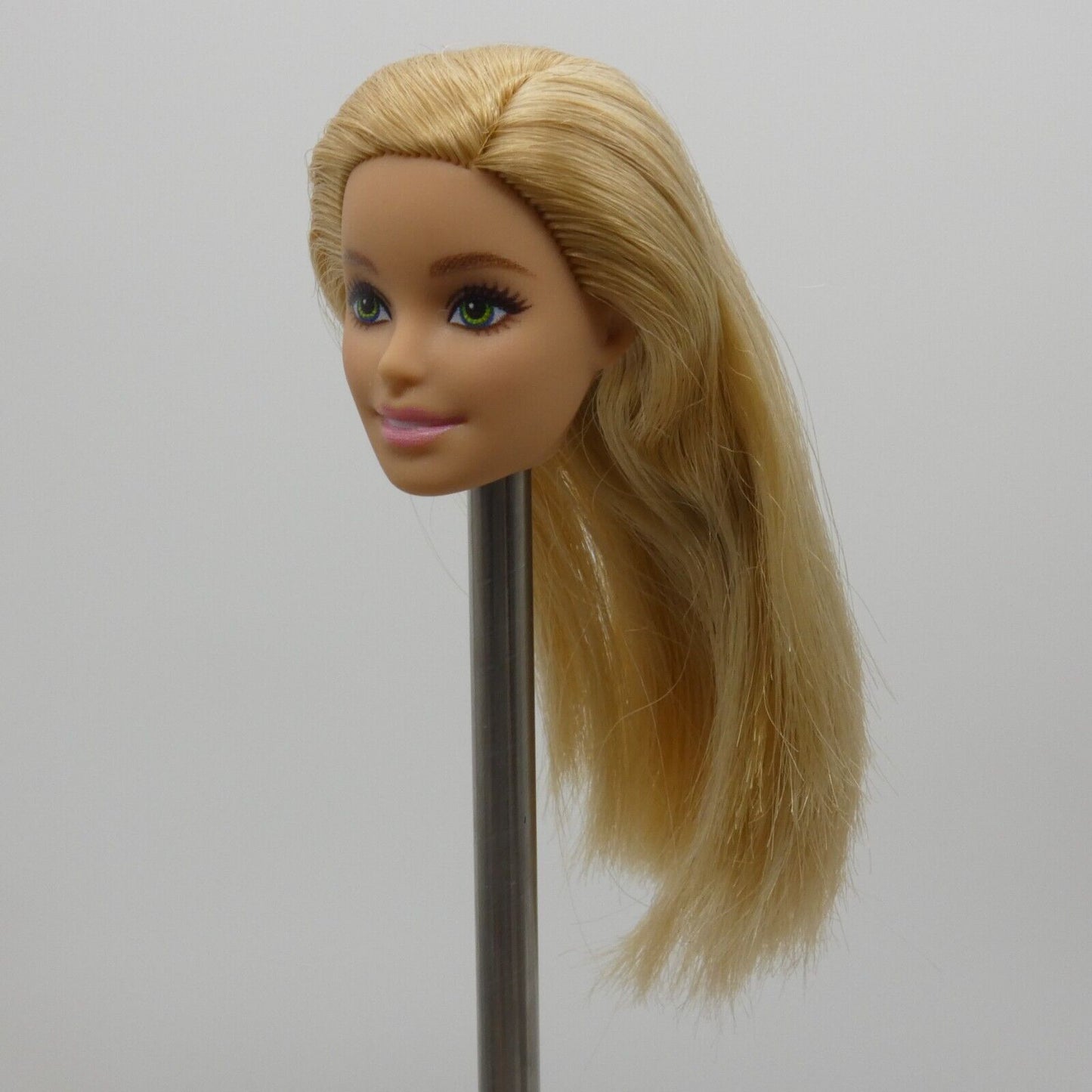 Barbie Doll Head Millie Face Blonde Green Eyes Light Skin 2022 Mattel HGM59